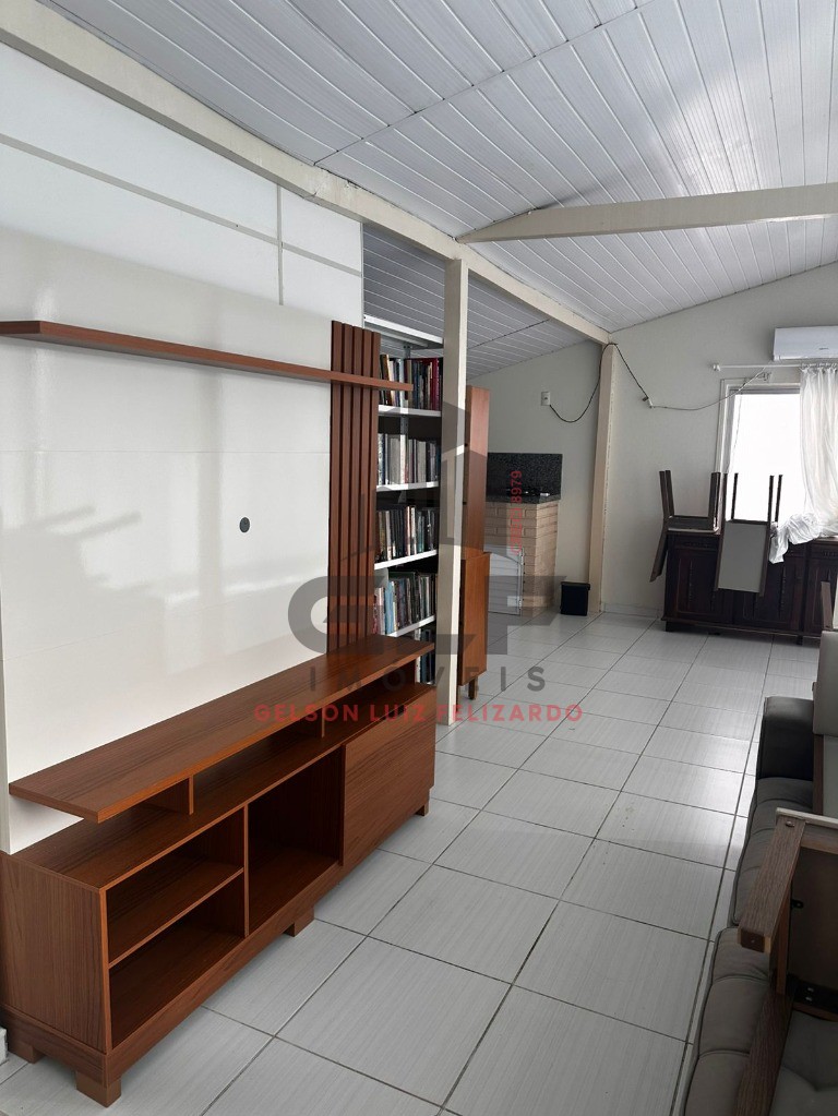 Casa a Vanda ou Locação em Itapema/SC bairro Morretes, com 215m² área privativa, com 3 dormitório sendo 1 suíte, 1 vaga de garagem, e piscina