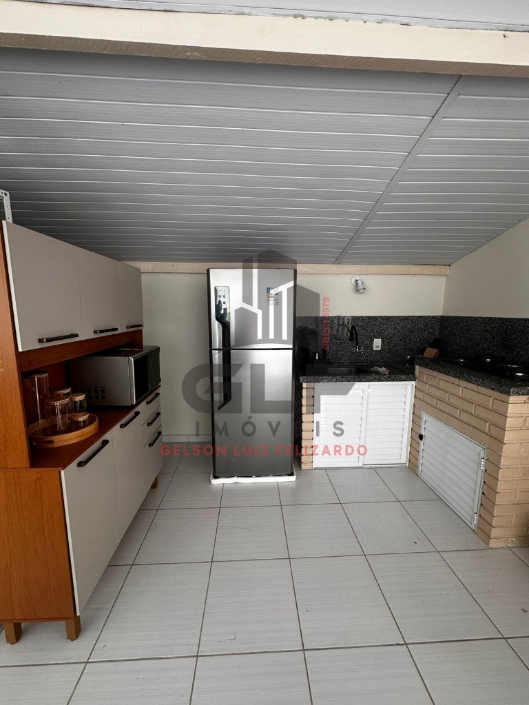 Casa a Vanda ou Locação em Itapema/SC bairro Morretes, com 215m² área privativa, com 3 dormitório sendo 1 suíte, 1 vaga de garagem, e piscina