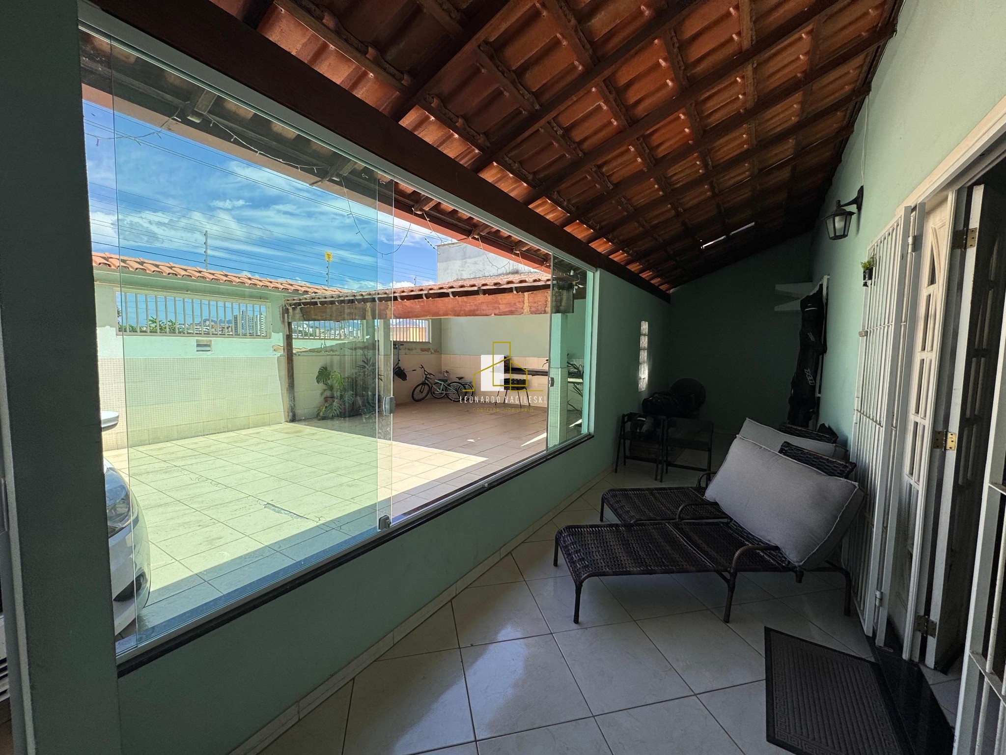 Casa à venda com 3 quartos, 252m² - Foto 4