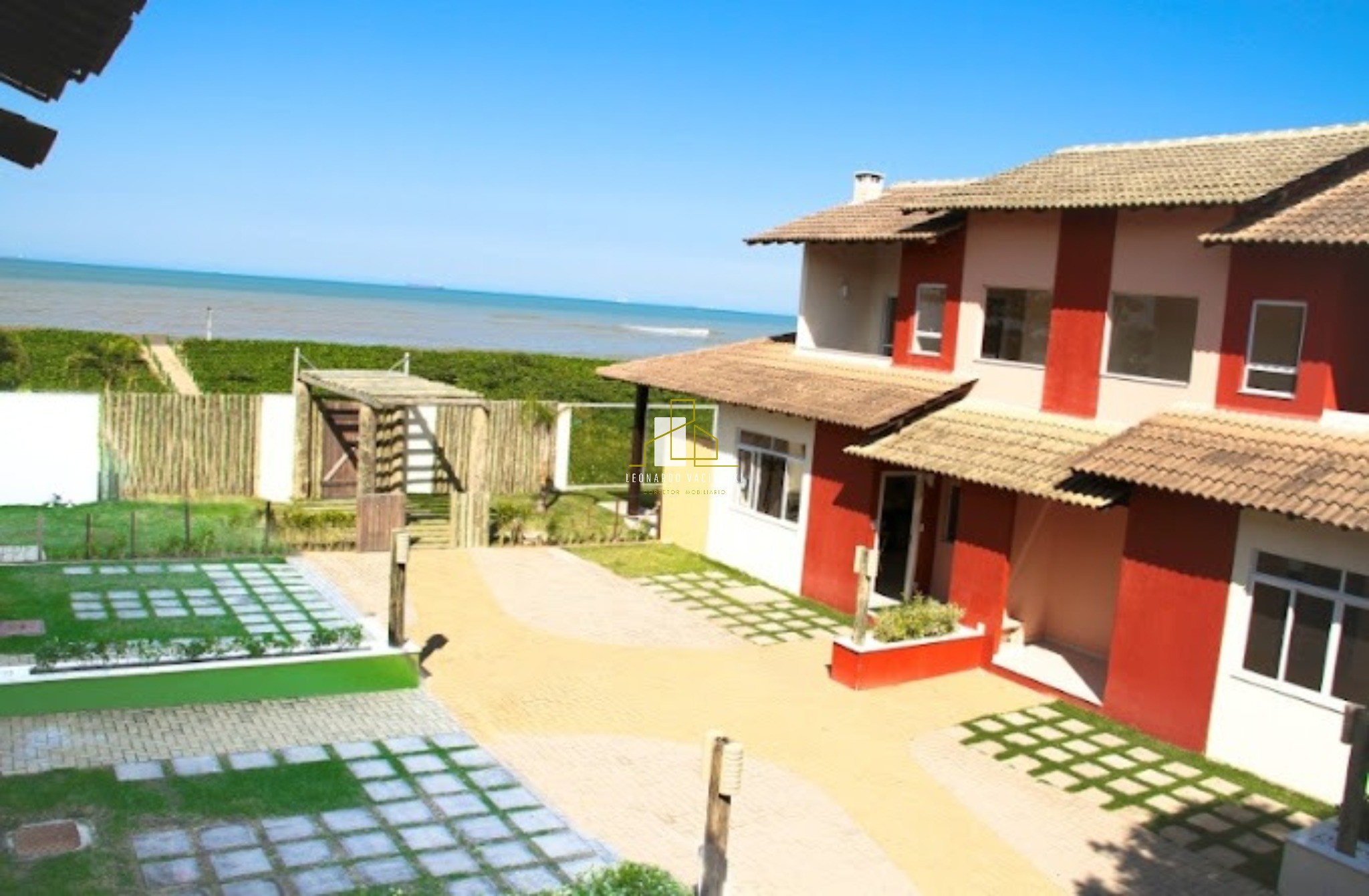Casa à venda com 4 quartos, 147m² - Foto 1