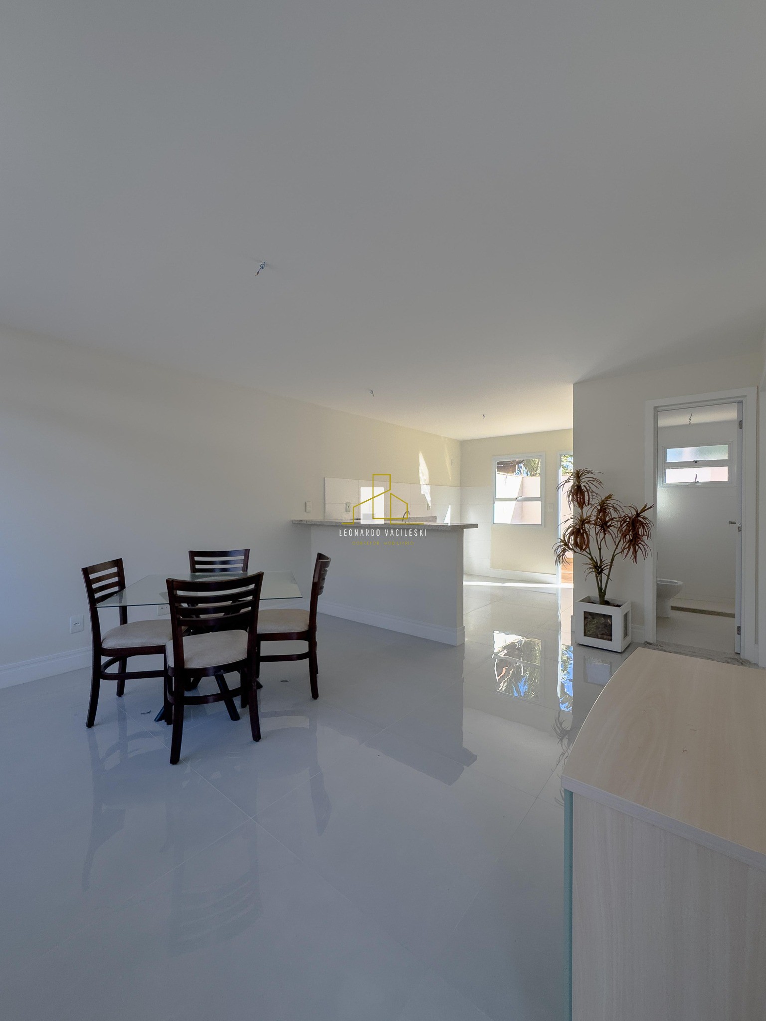 Casa à venda com 4 quartos, 147m² - Foto 3