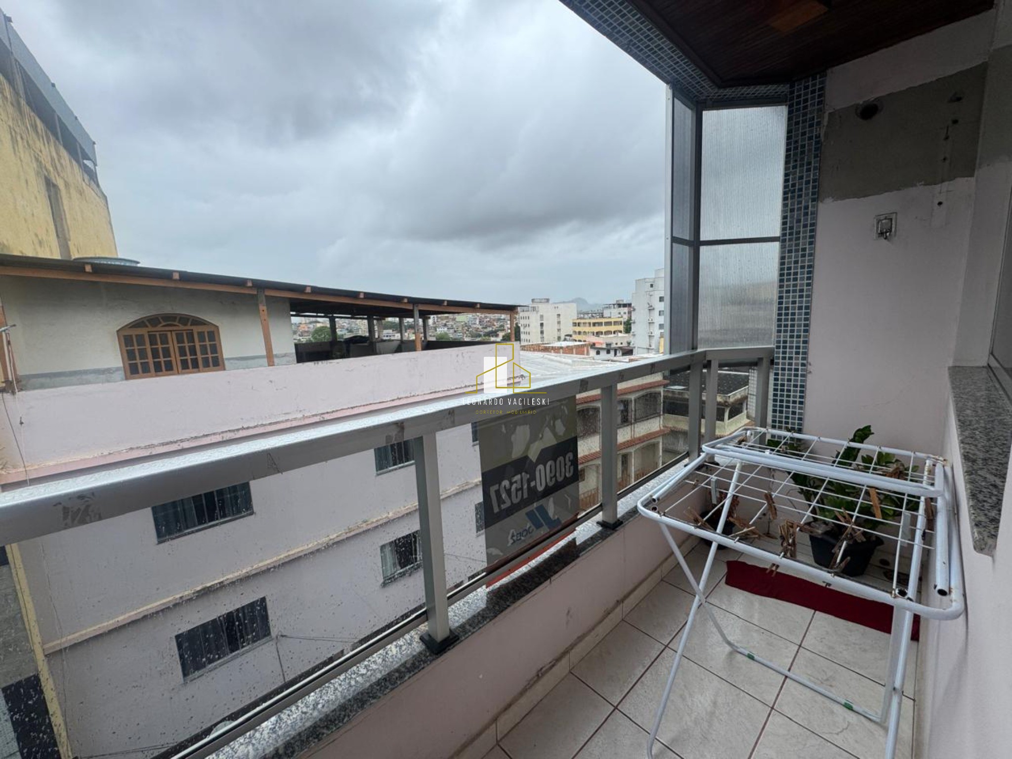 Apartamento à venda com 3 quartos, 100m² - Foto 2