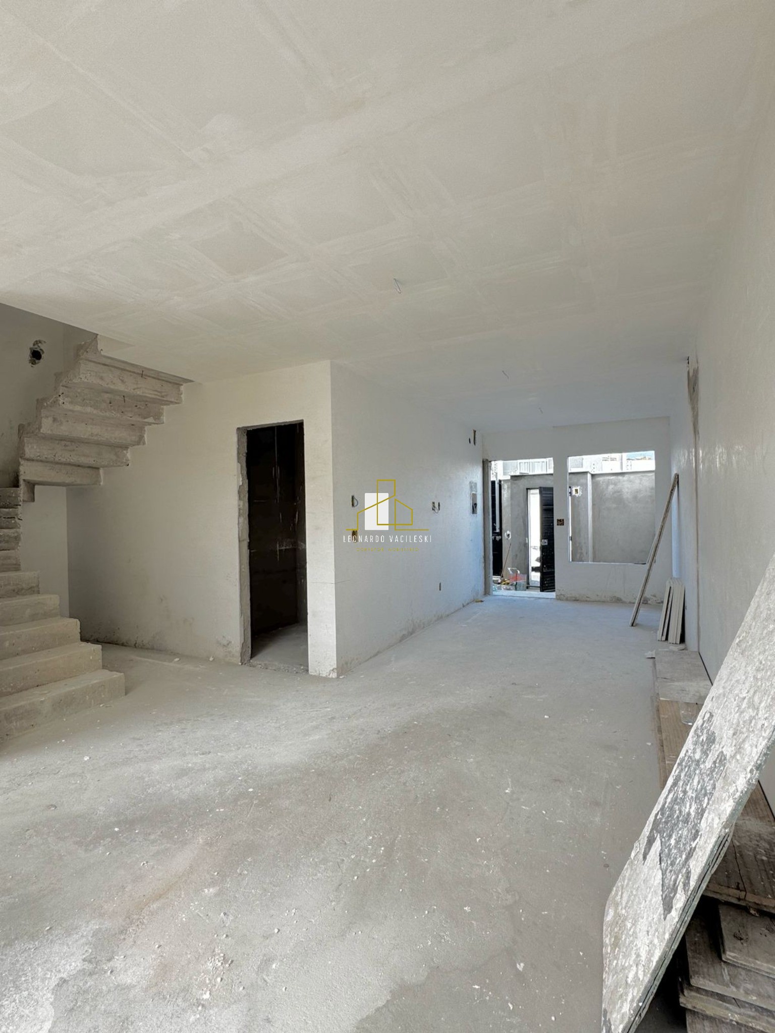 Casa à venda com 3 quartos, 135m² - Foto 2