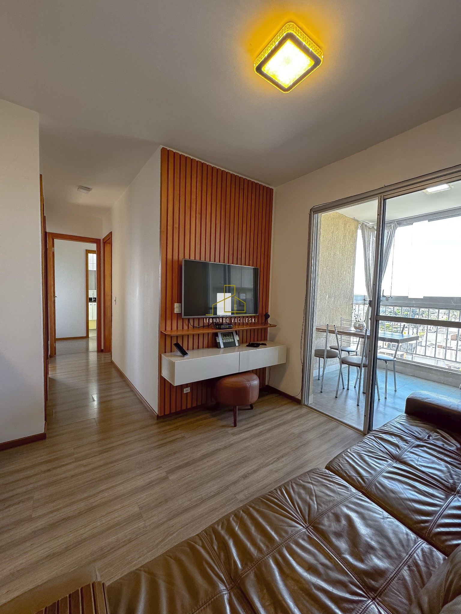 Apartamento à venda com 3 quartos, 85m² - Foto 2