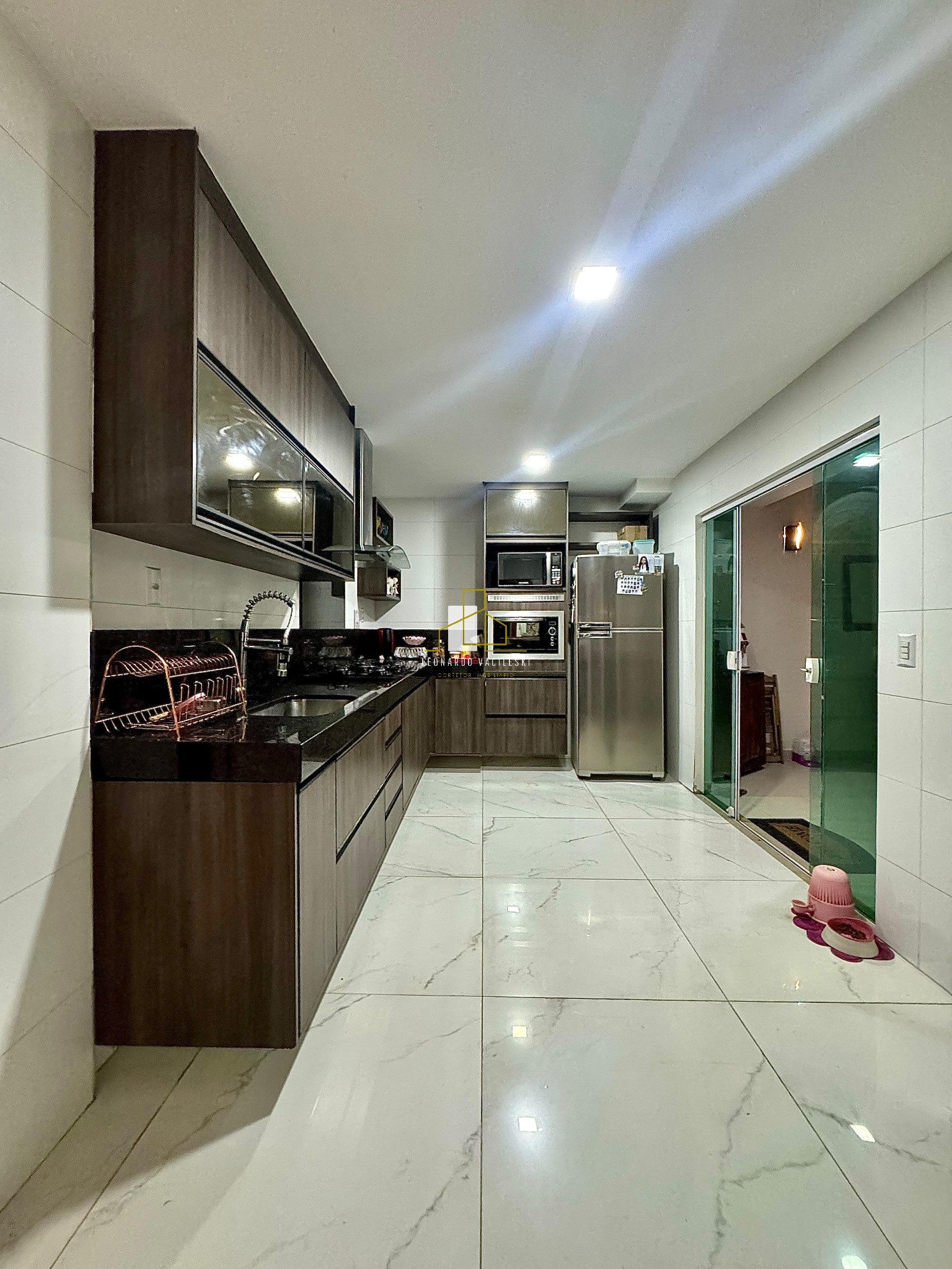 Casa à venda com 3 quartos, 300m² - Foto 14