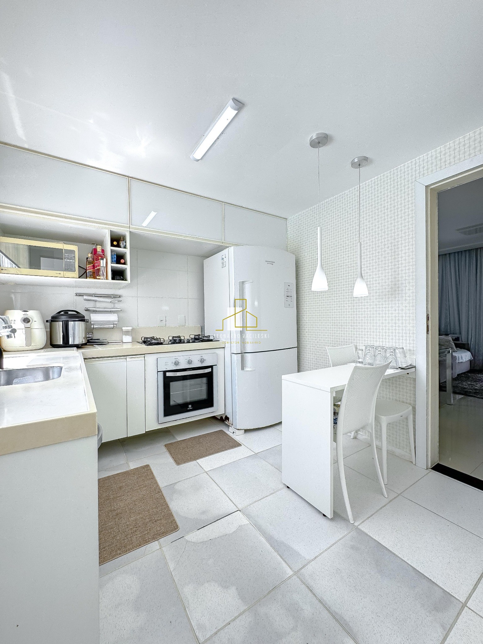 Casa à venda com 3 quartos, 127m² - Foto 8
