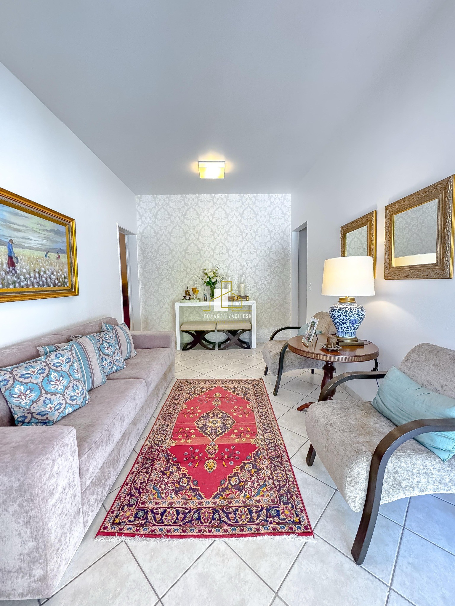 Casa à venda com 3 quartos, 200m² - Foto 1
