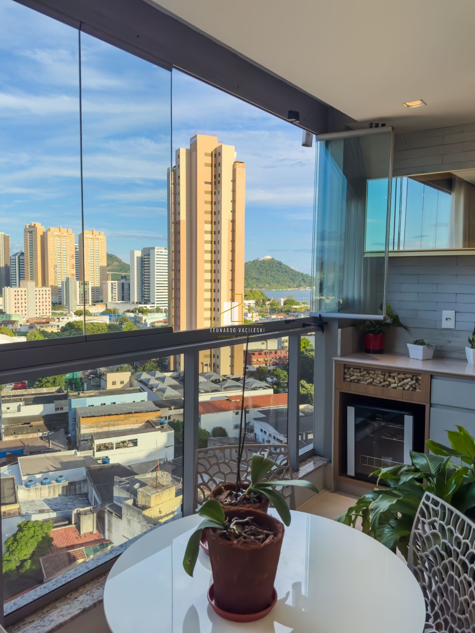 Apartamento à venda com 3 quartos, 76m² - Foto 1