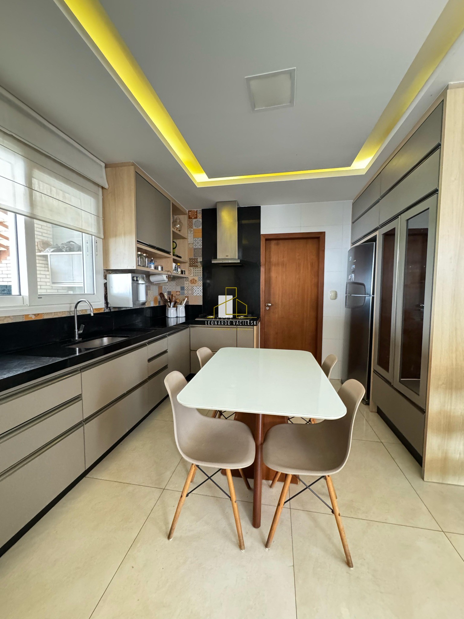 Casa à venda com 5 quartos, 500m² - Foto 3
