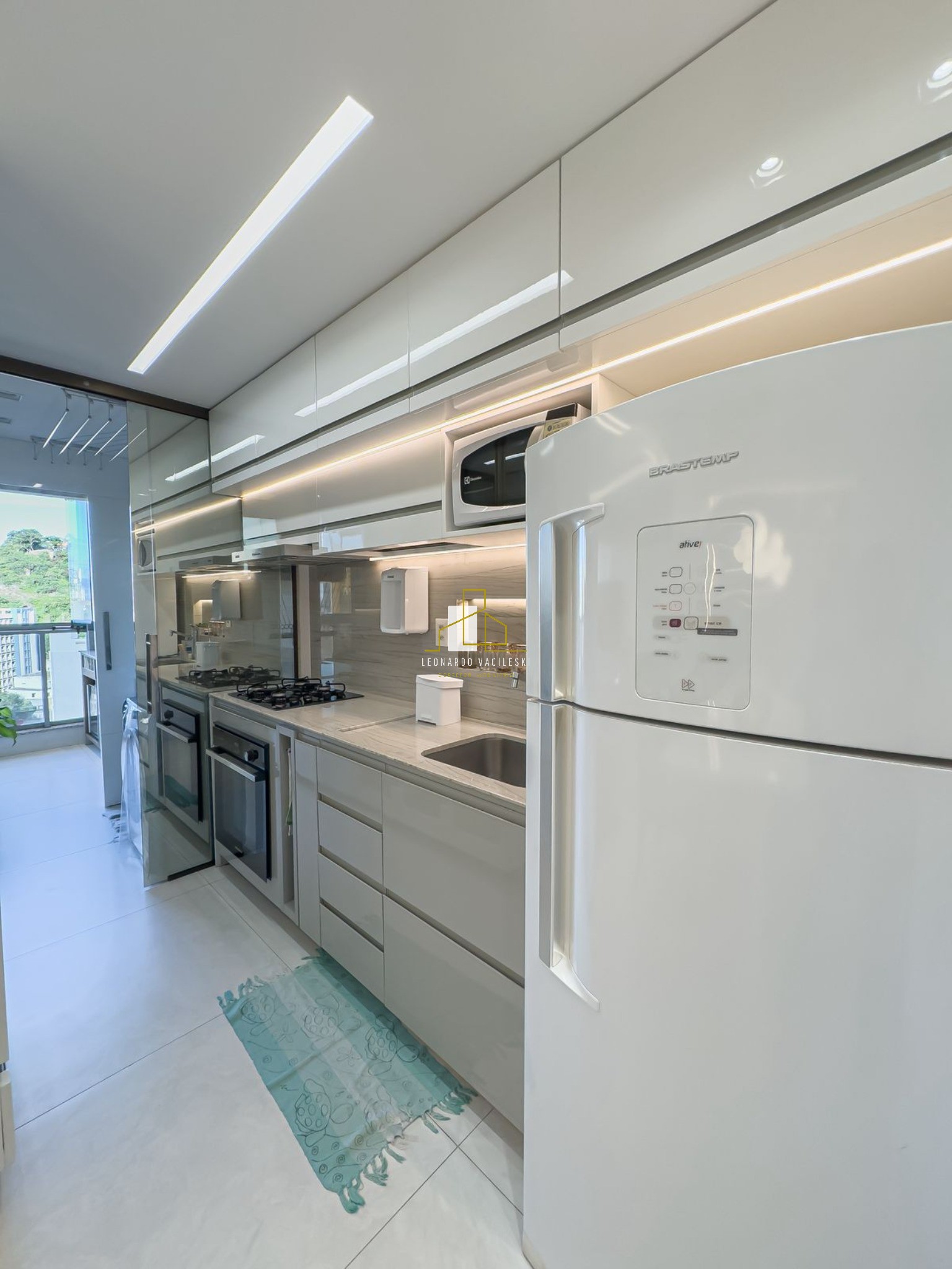 Apartamento à venda com 3 quartos, 76m² - Foto 9