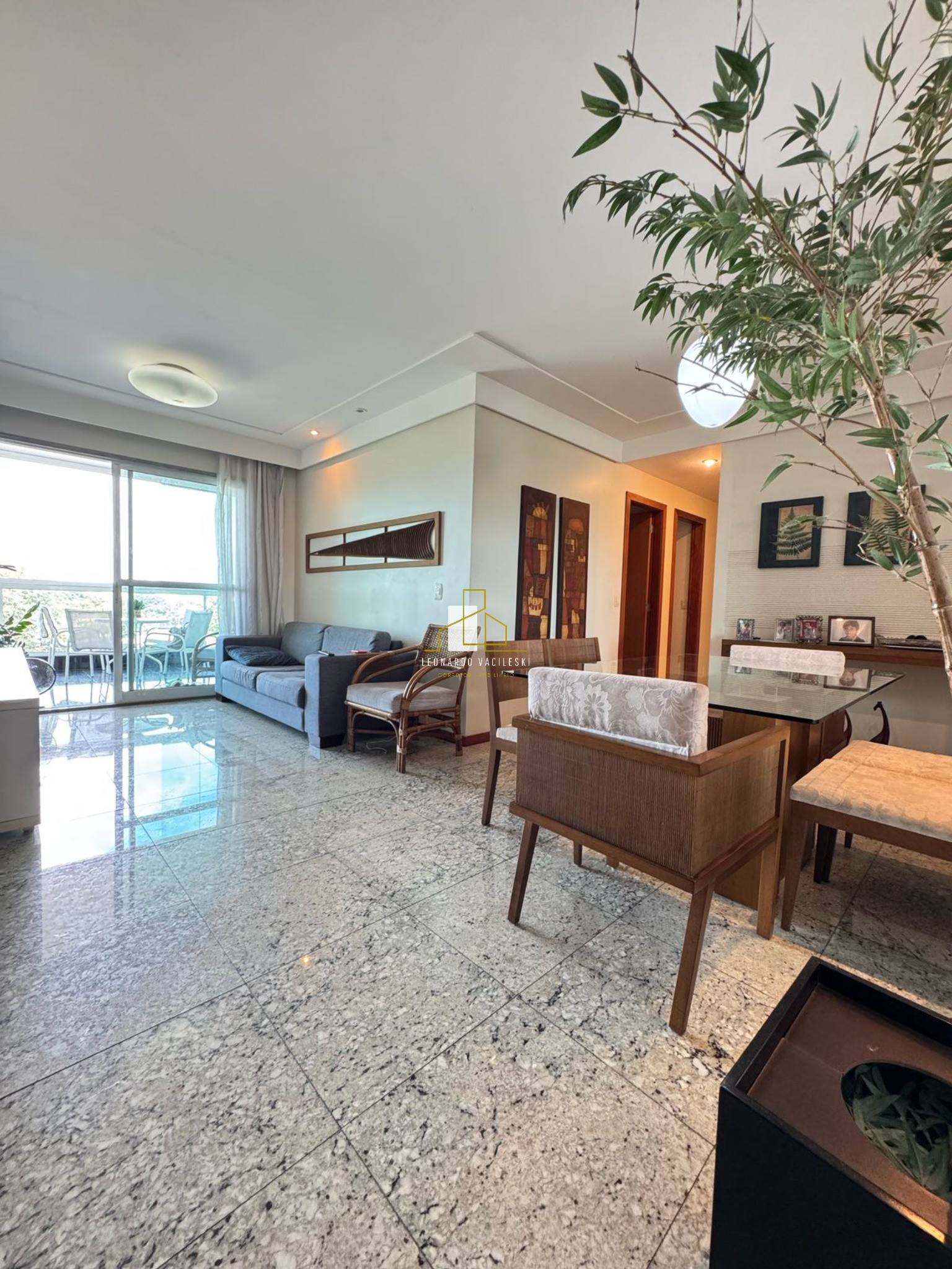 Apartamento à venda com 3 quartos, 144m² - Foto 3
