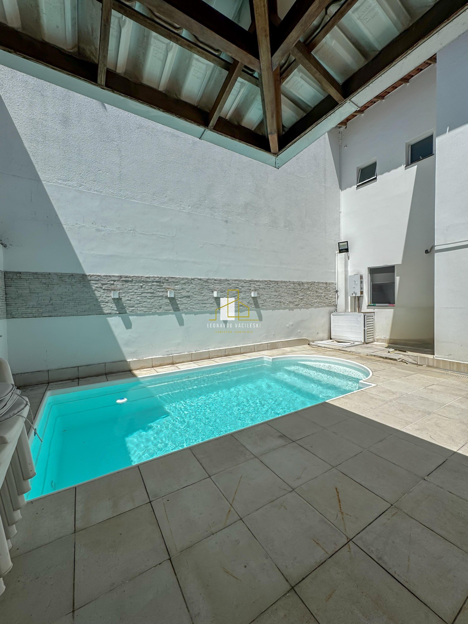 Casa à venda com 3 quartos, 127m² - Foto 3