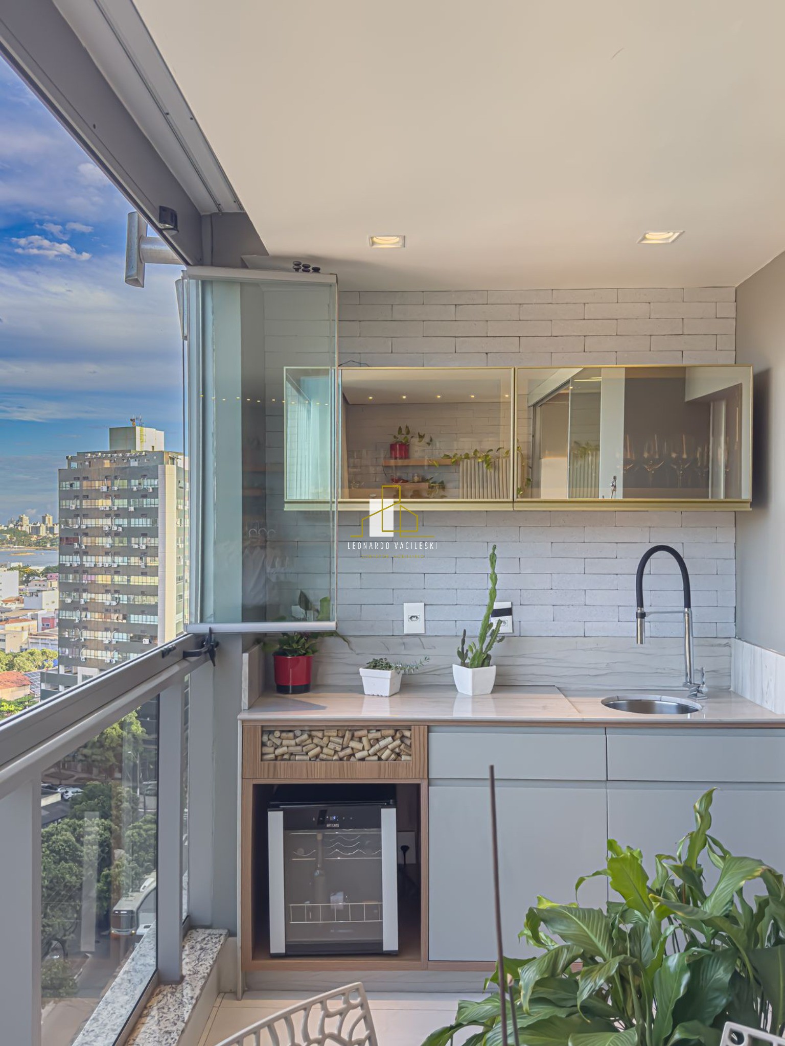 Apartamento à venda com 3 quartos, 76m² - Foto 2