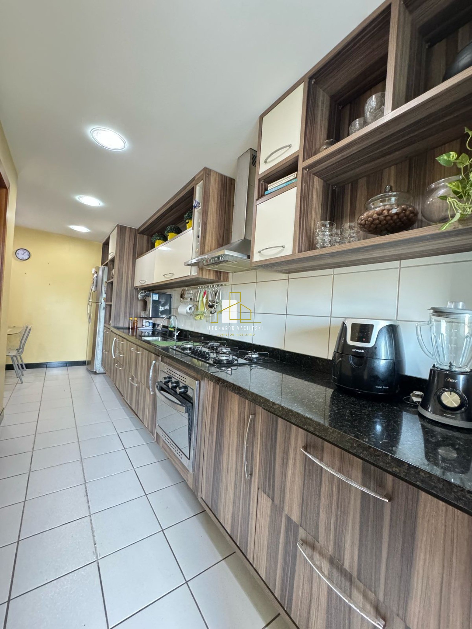 Apartamento à venda com 3 quartos, 144m² - Foto 8