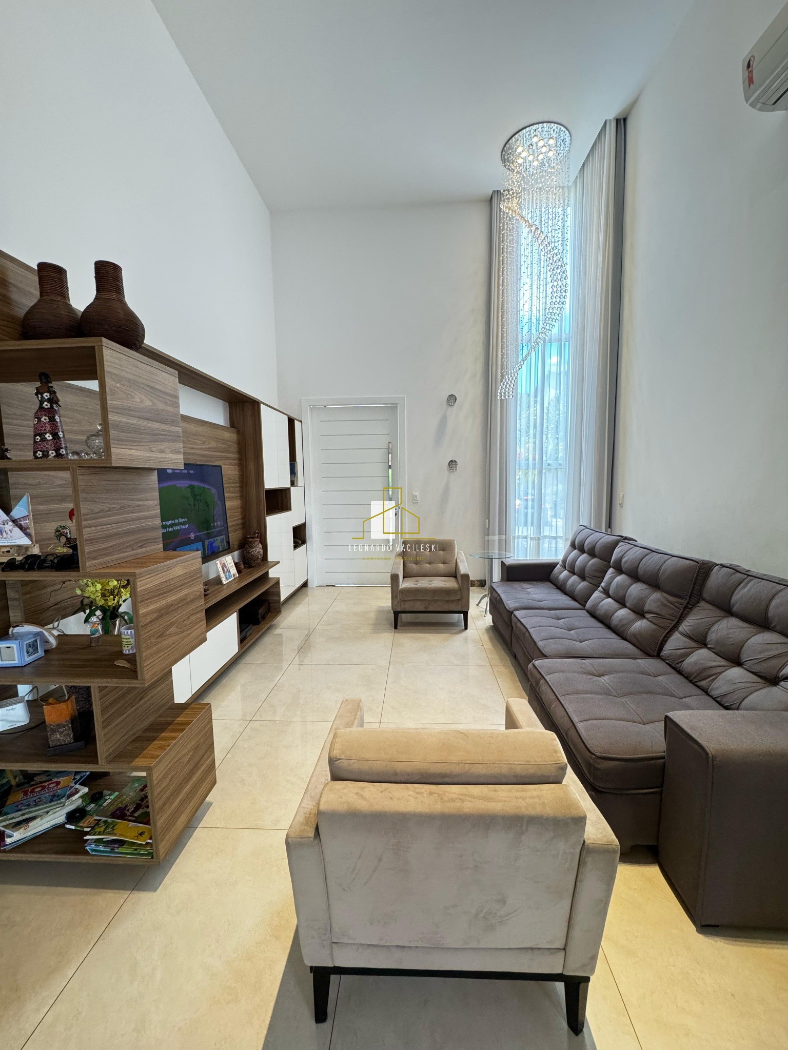 Casa à venda com 5 quartos, 500m² - Foto 1