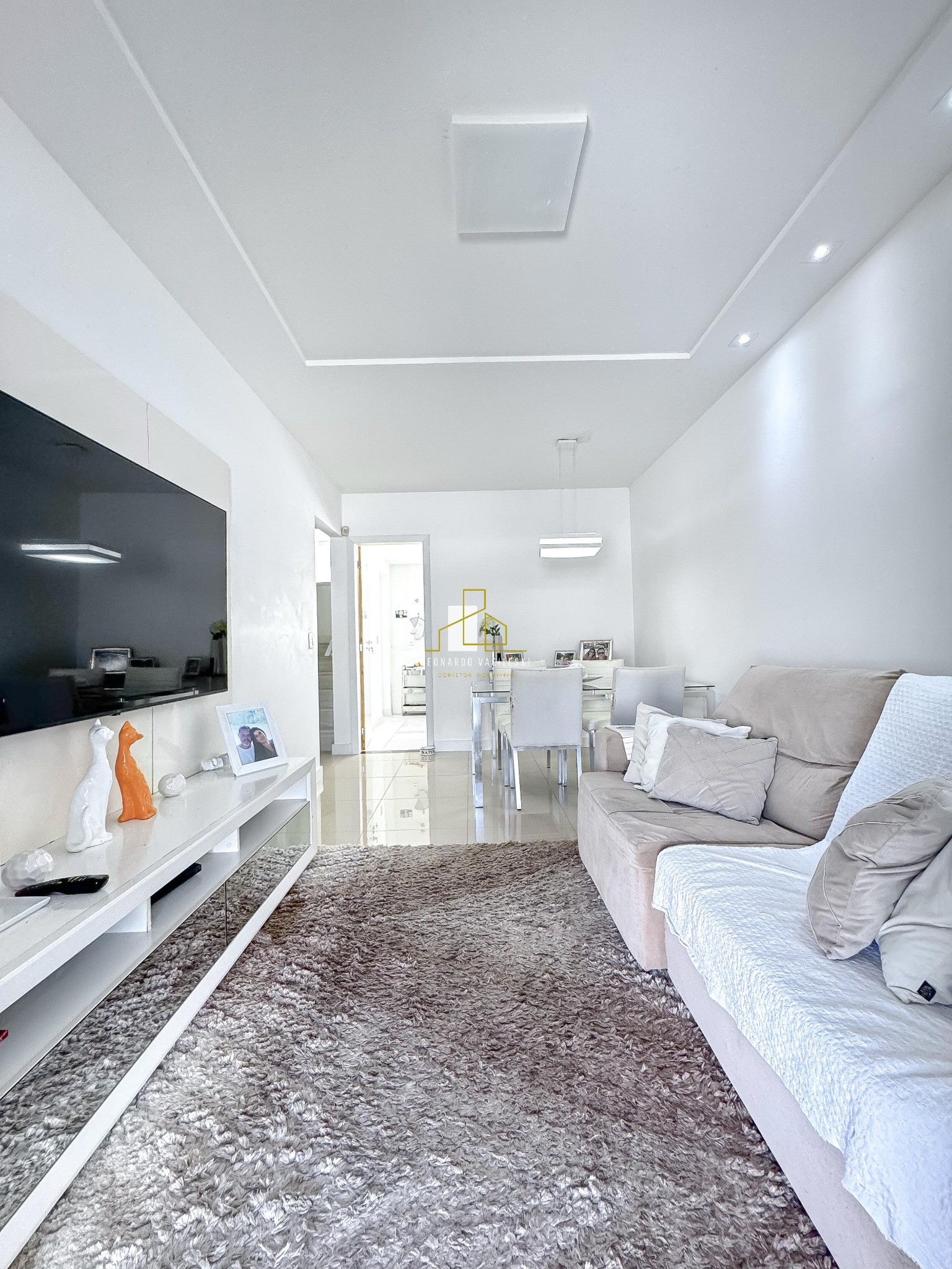 Casa à venda com 3 quartos, 127m² - Foto 1