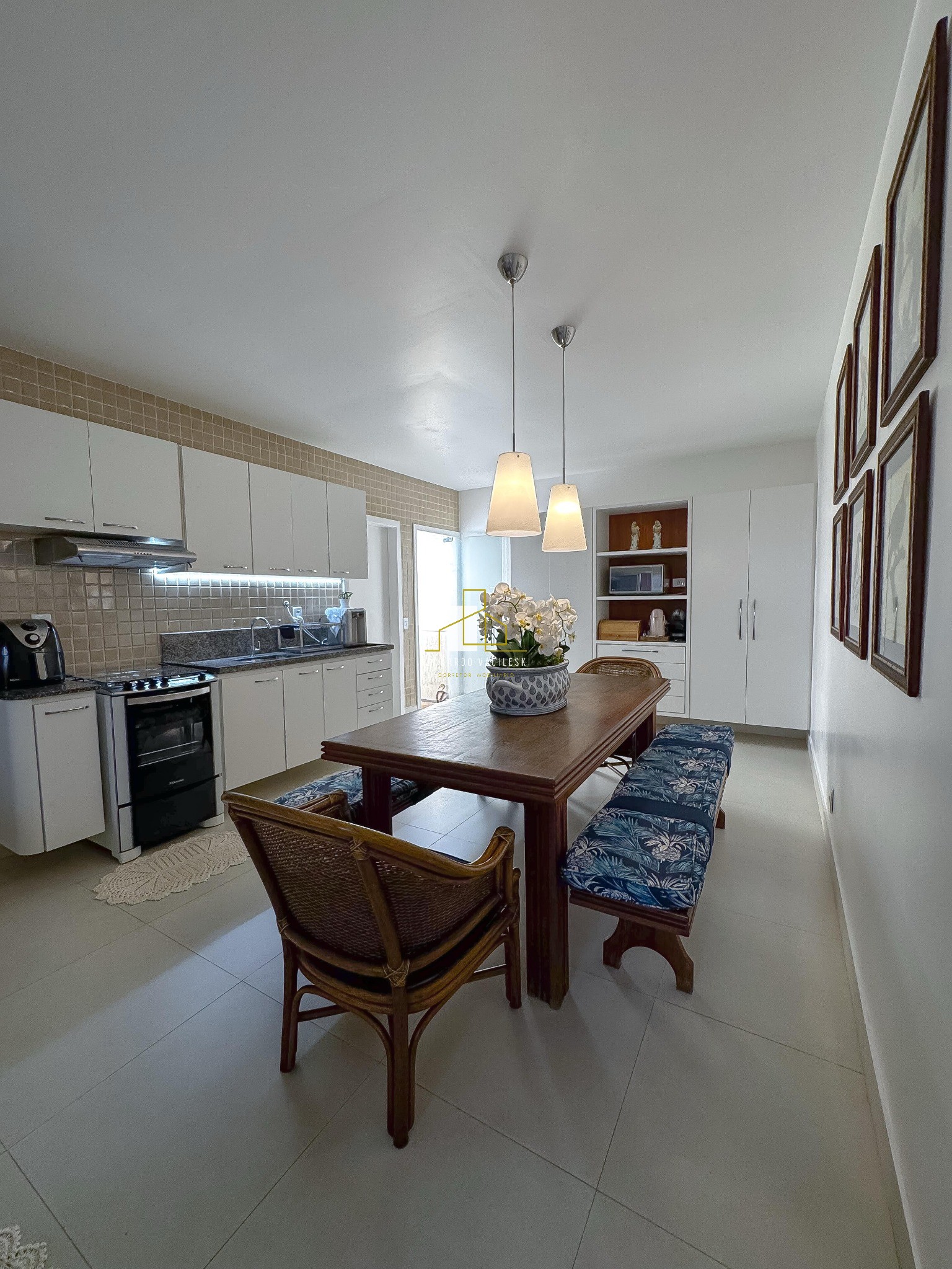 Casa à venda com 3 quartos, 200m² - Foto 10