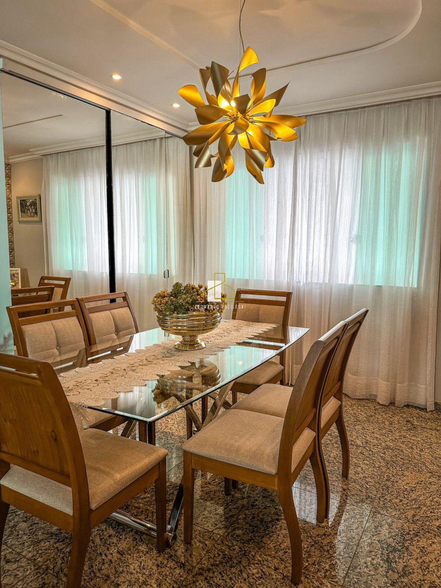 Casa à venda com 4 quartos, 200m² - Foto 3