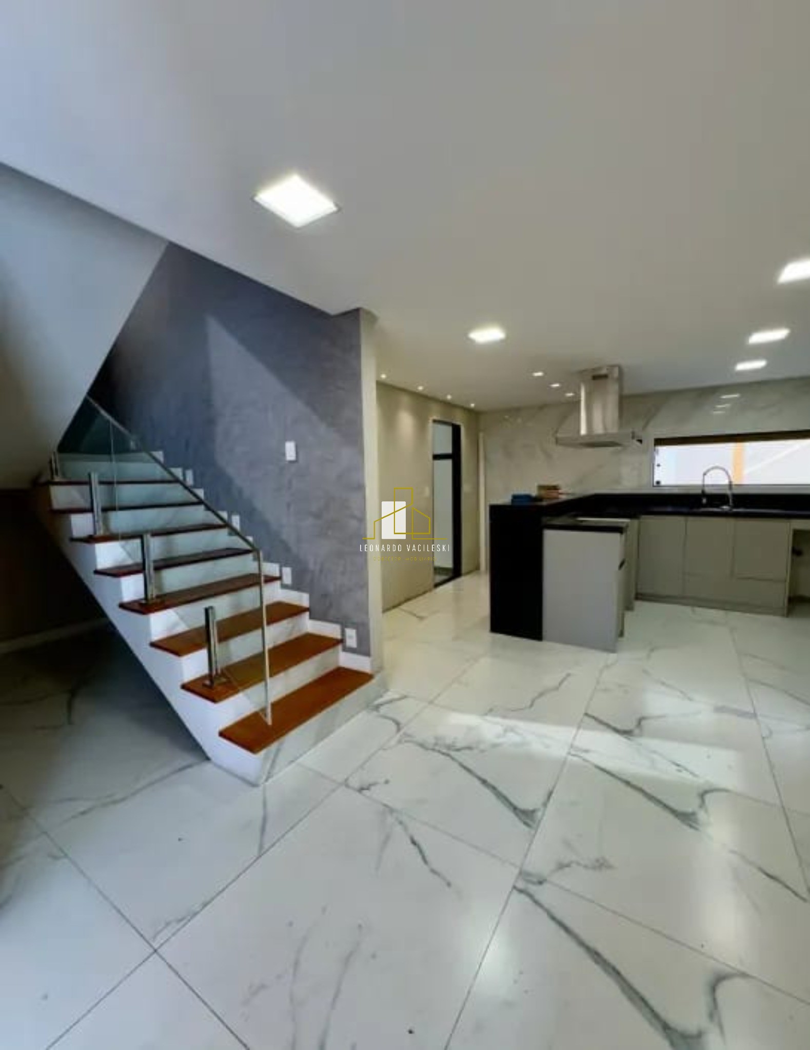 Casa à venda com 3 quartos, 200m² - Foto 1