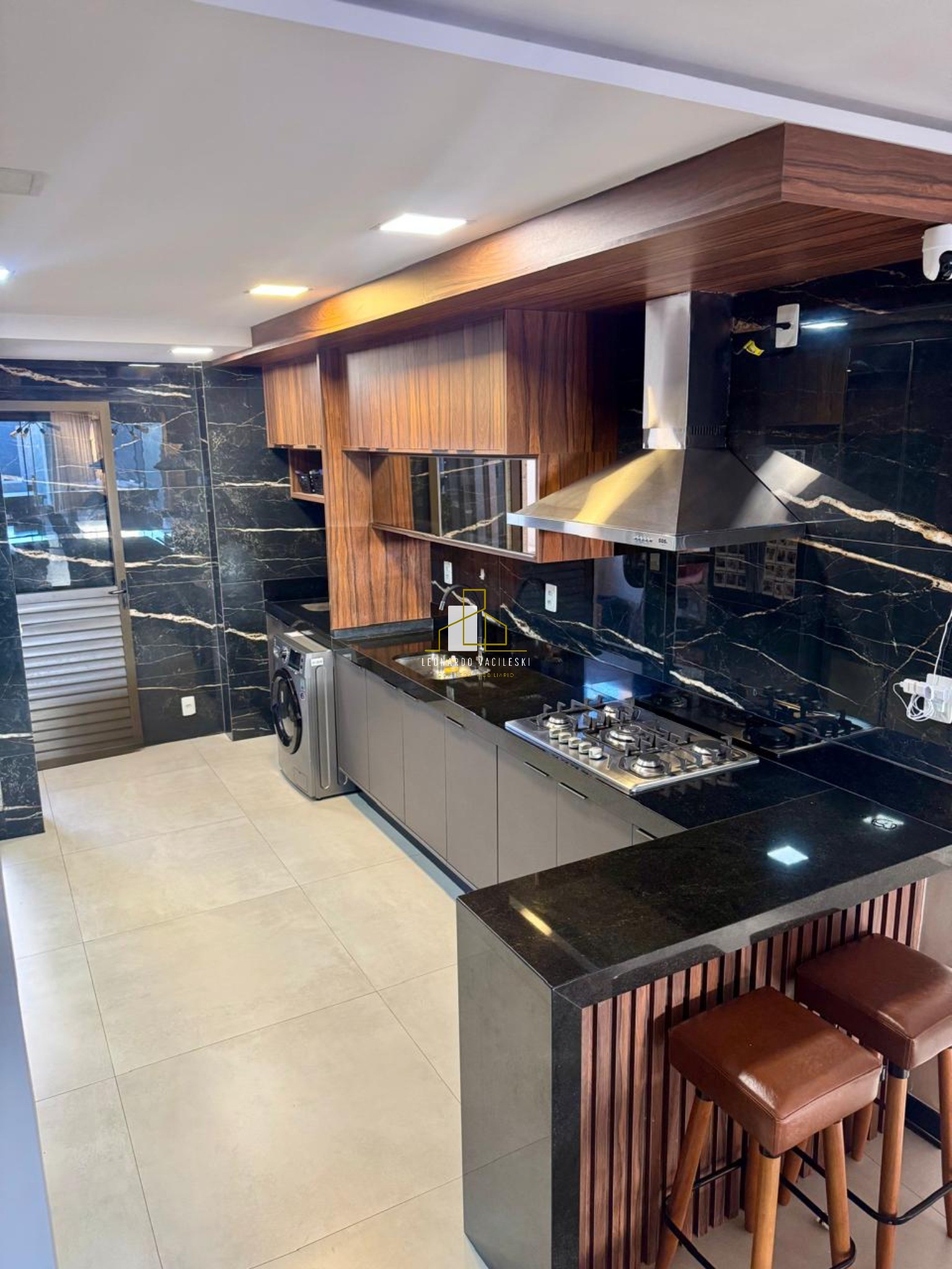 Casa à venda com 3 quartos, 215m² - Foto 6