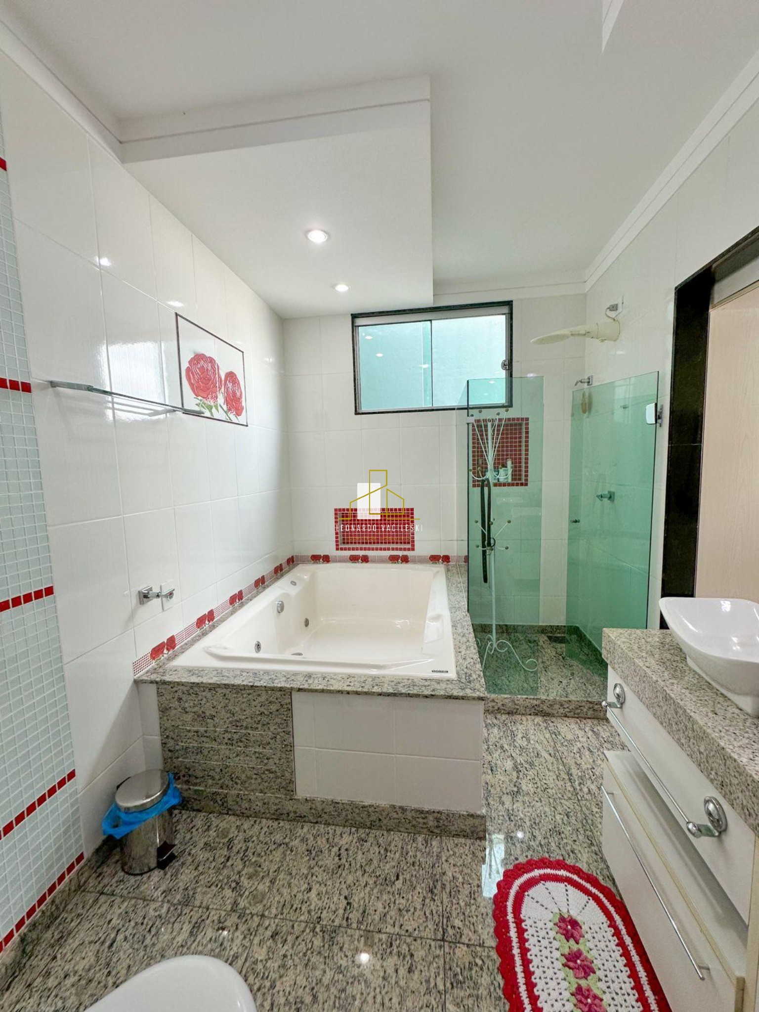Casa à venda com 4 quartos, 200m² - Foto 9