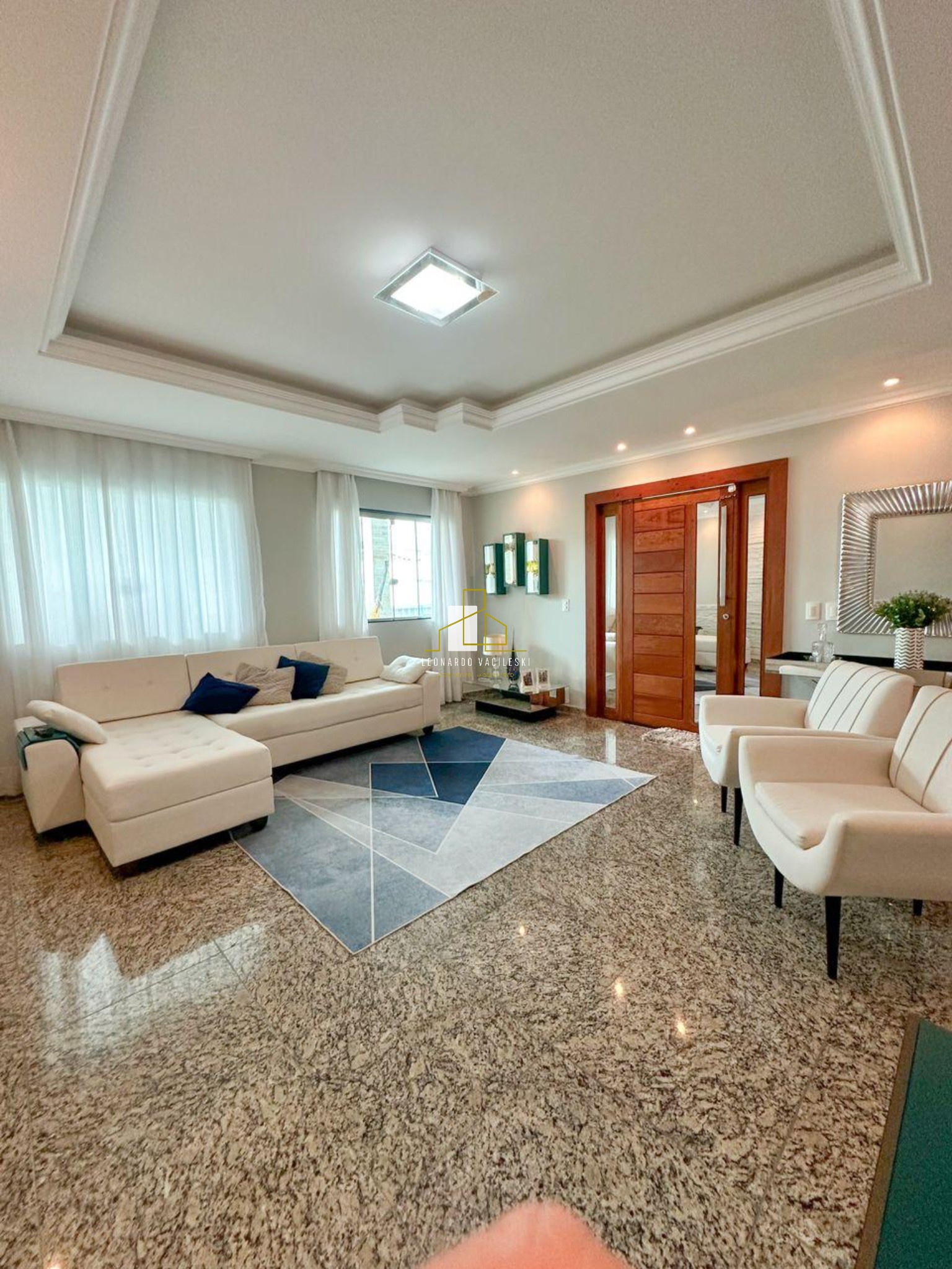 Casa à venda com 4 quartos, 200m² - Foto 5