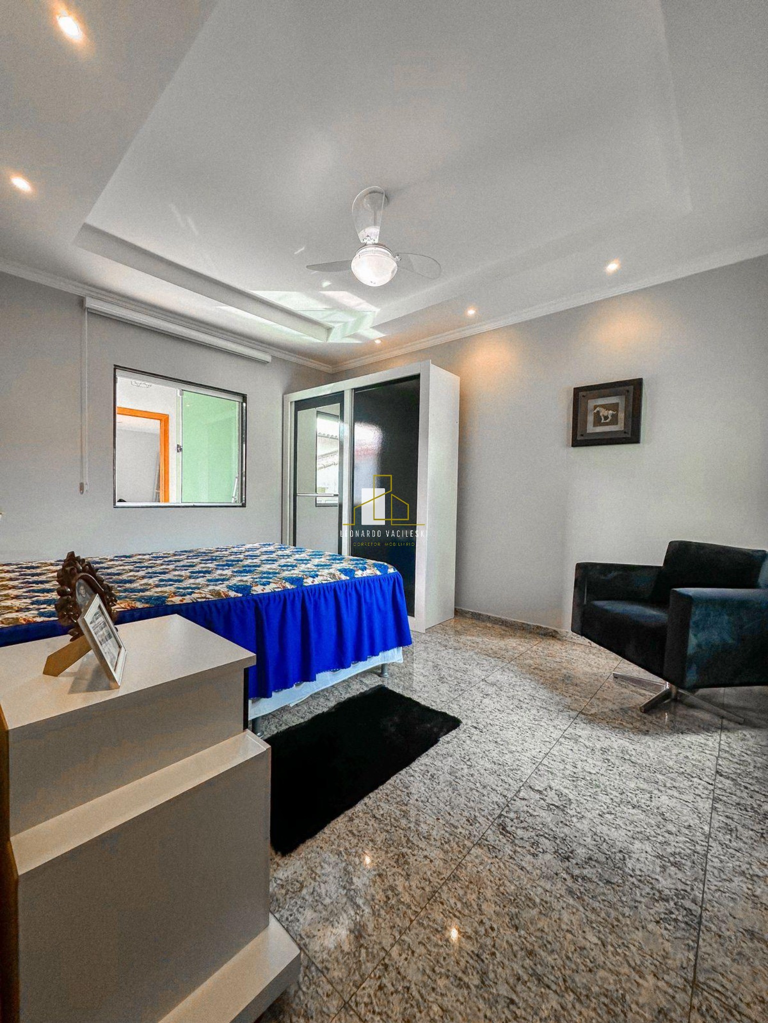 Casa à venda com 4 quartos, 200m² - Foto 12