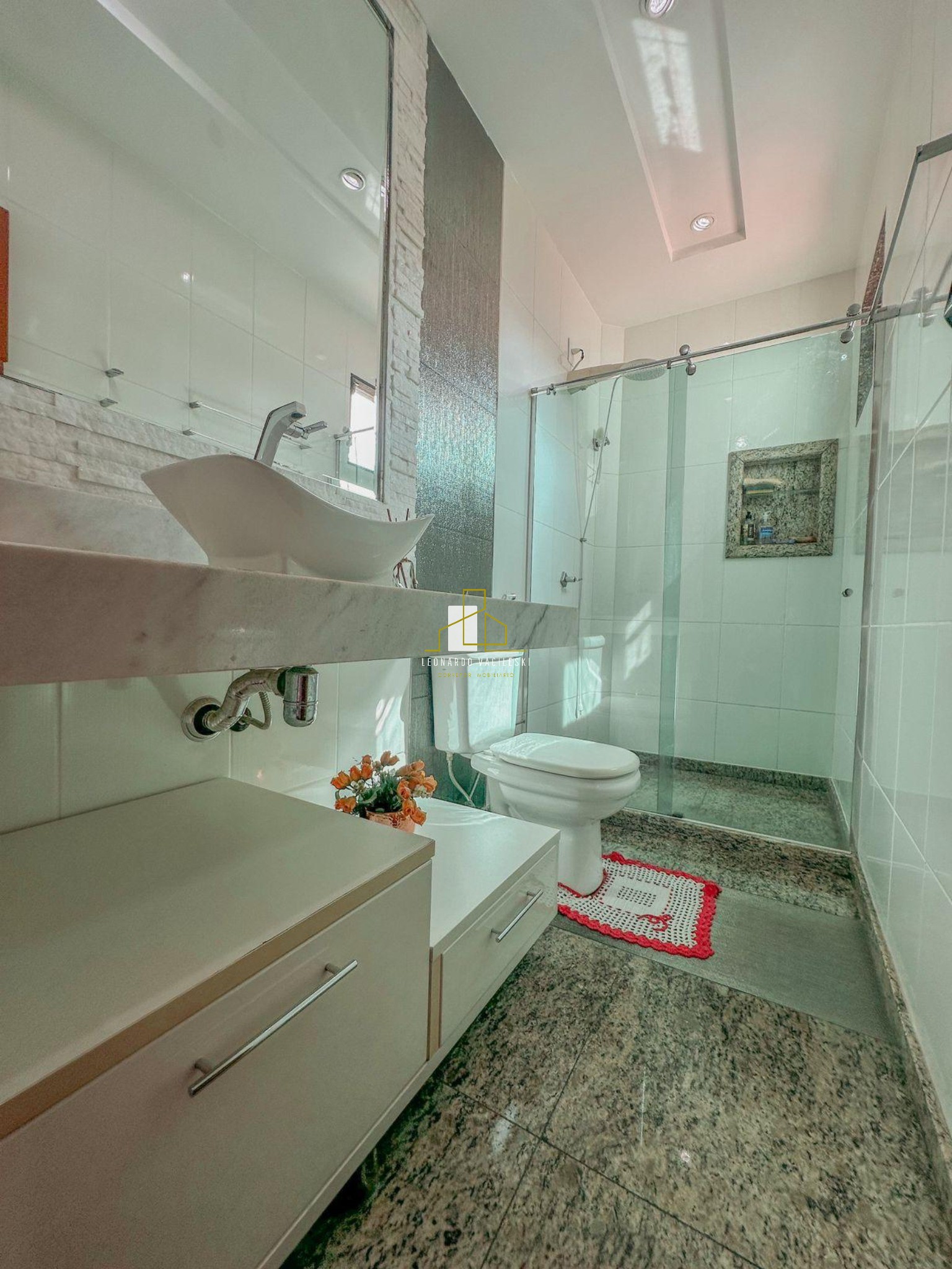 Casa à venda com 4 quartos, 200m² - Foto 11
