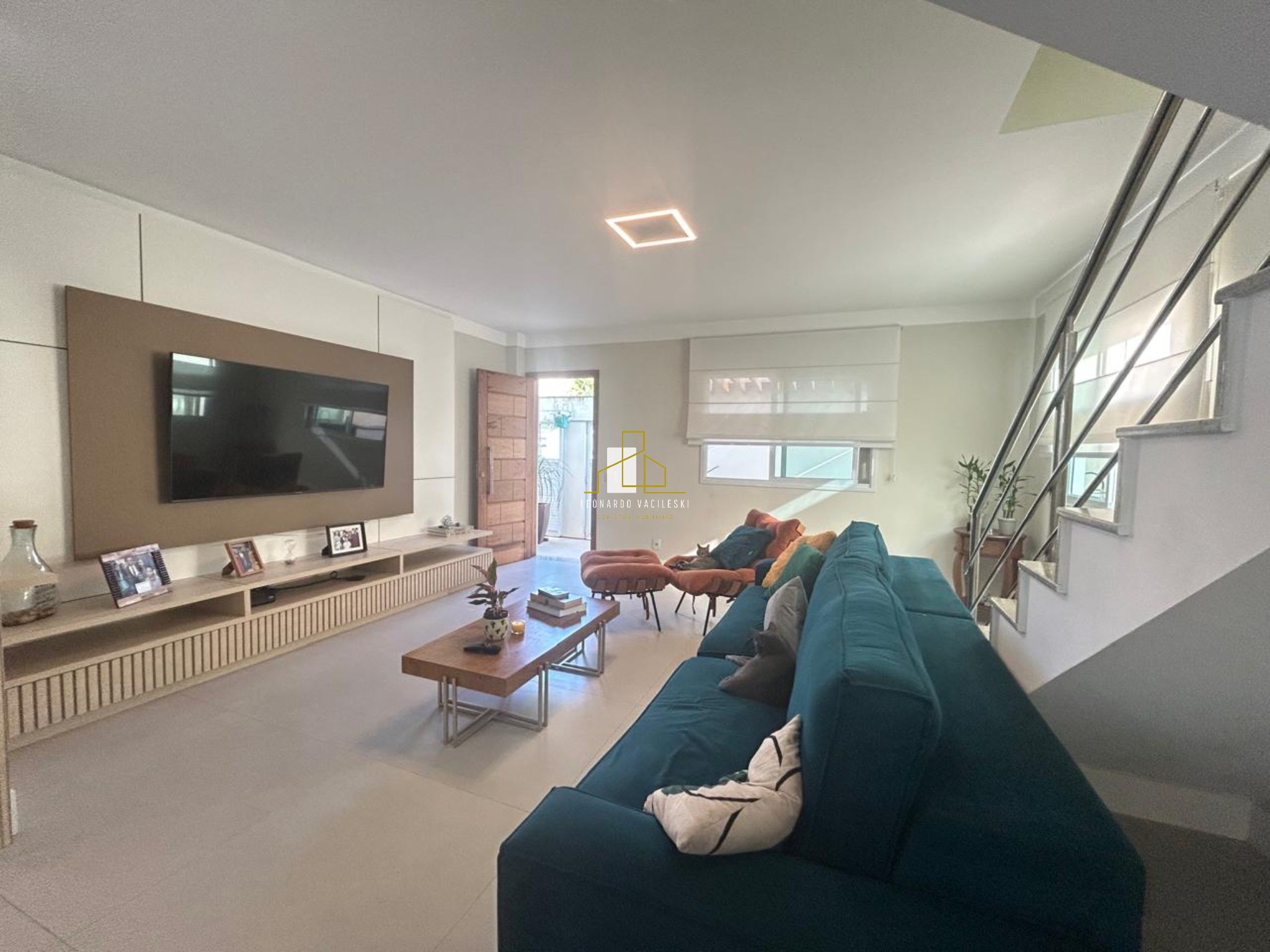 Casa à venda com 4 quartos, 175m² - Foto 1