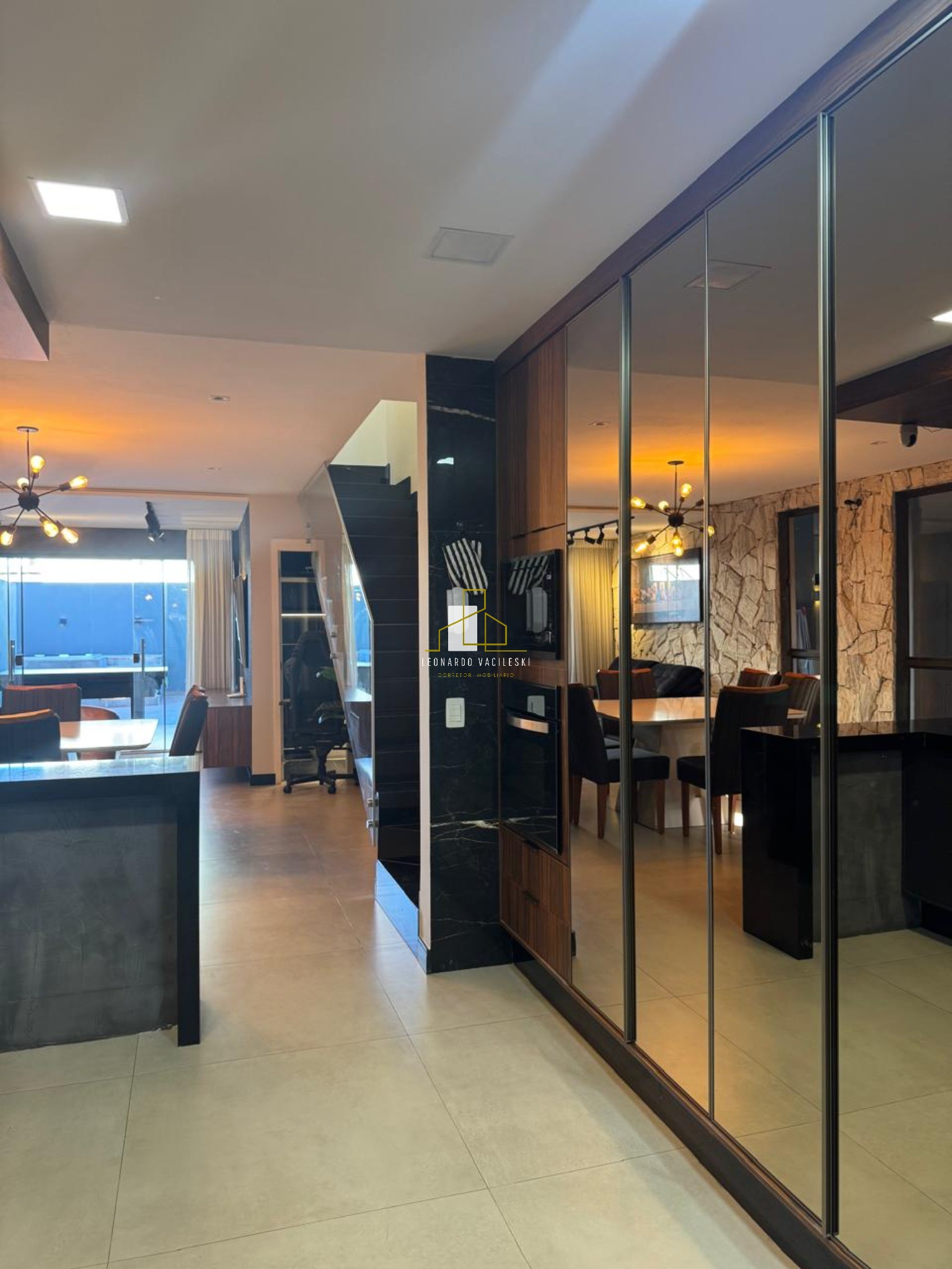 Casa à venda com 3 quartos, 215m² - Foto 8