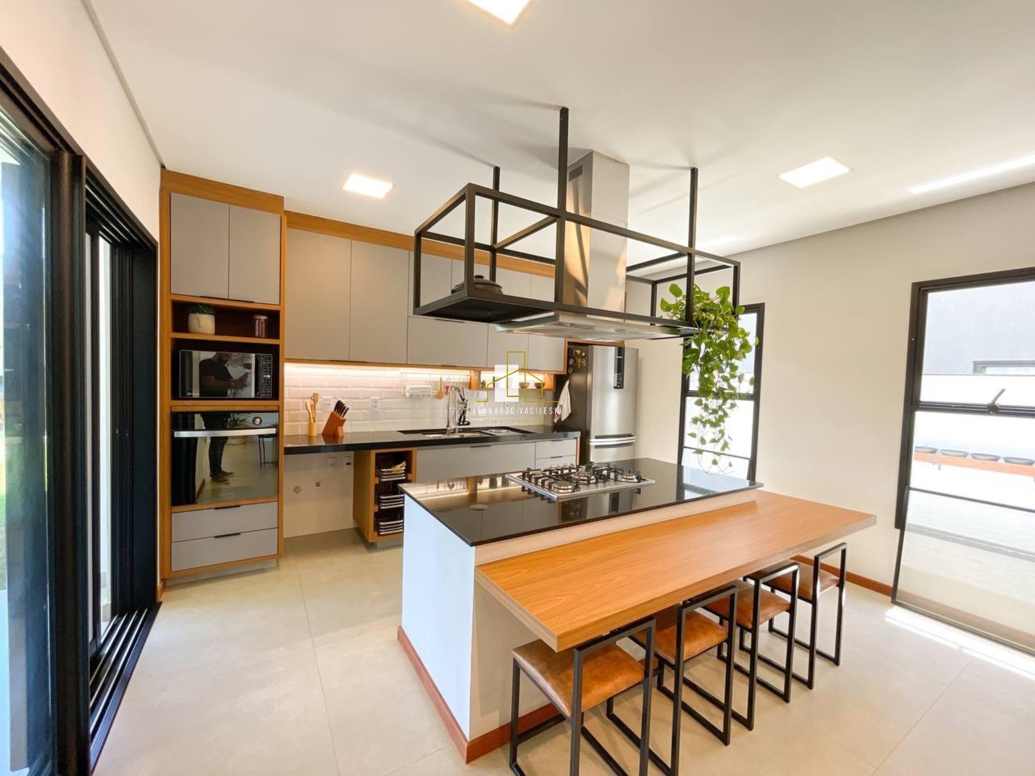 Casa à venda com 4 quartos, 562m² - Foto 9
