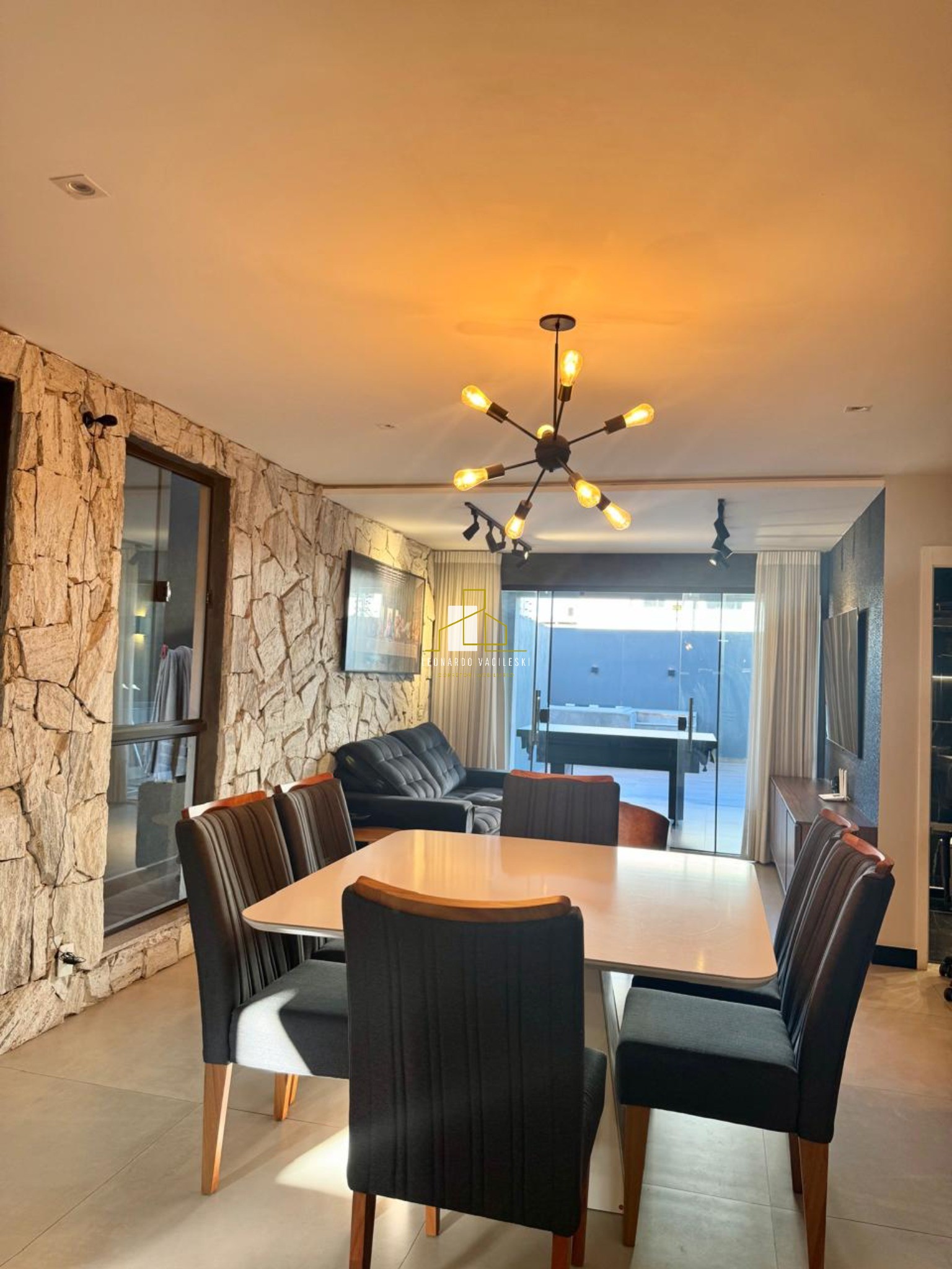 Casa à venda com 3 quartos, 215m² - Foto 4