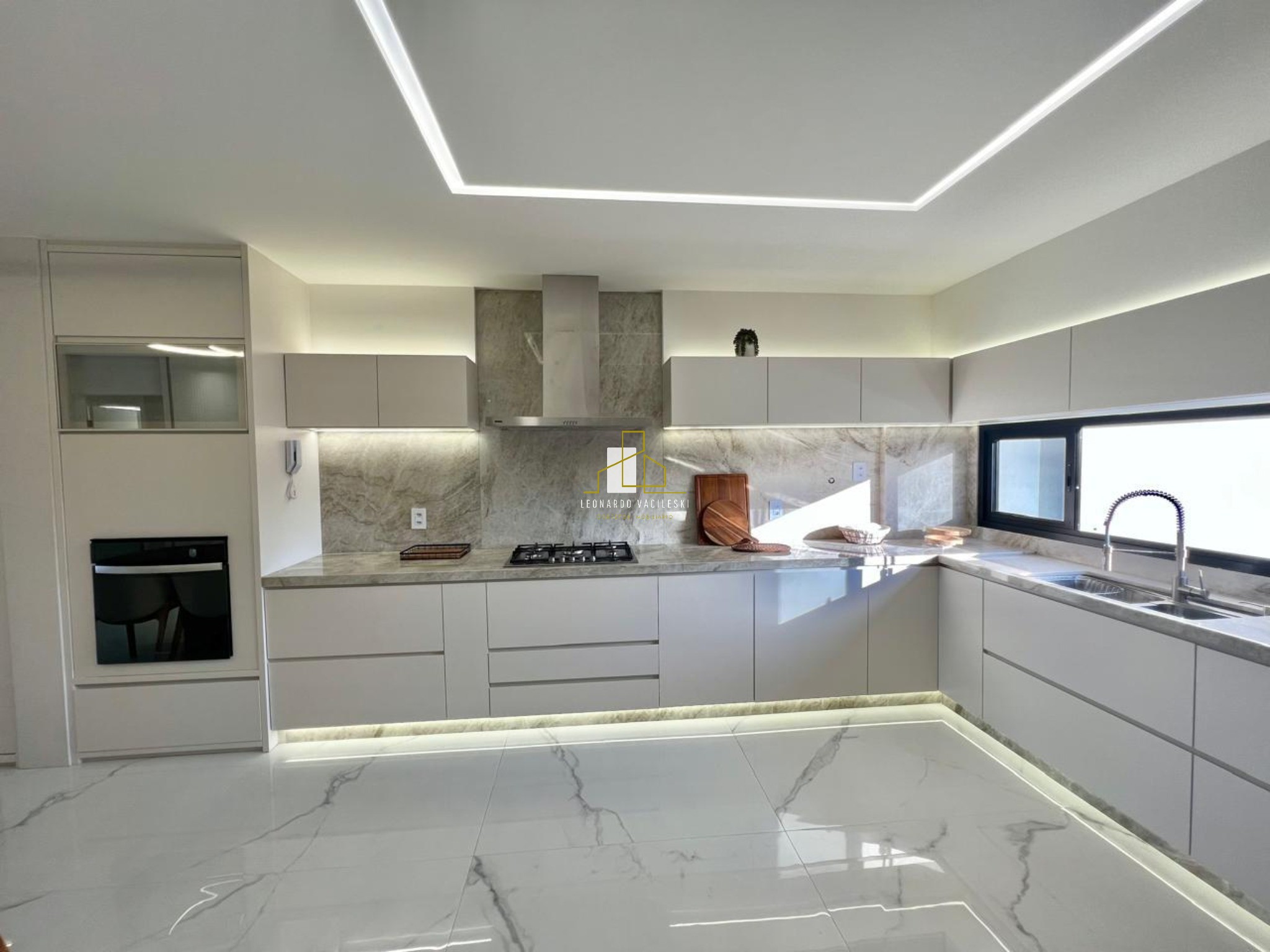 Cobertura à venda com 4 quartos, 330m² - Foto 13