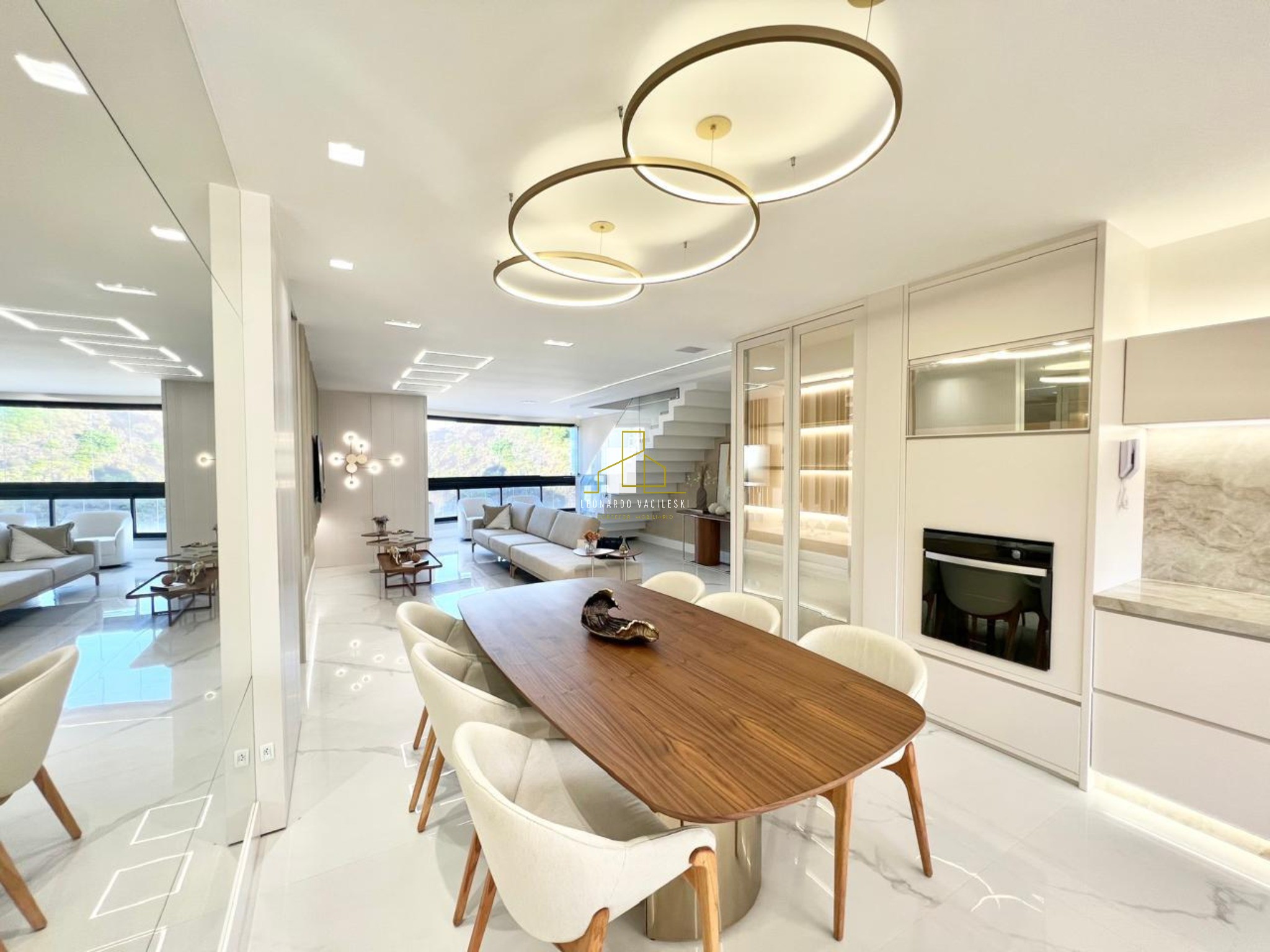 Cobertura à venda com 4 quartos, 330m² - Foto 2