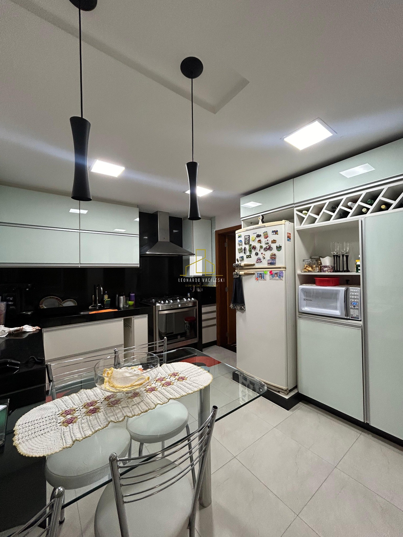 Casa, 4 quartos, 230 m² - Foto 9