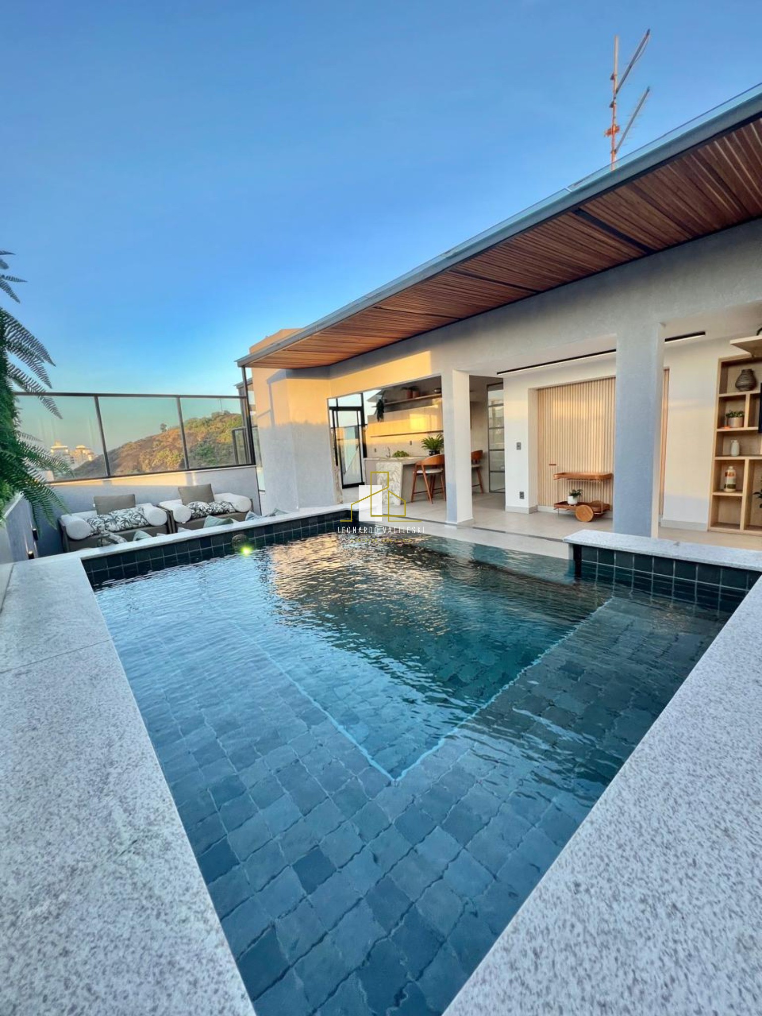 Cobertura à venda com 4 quartos, 330m² - Foto 28