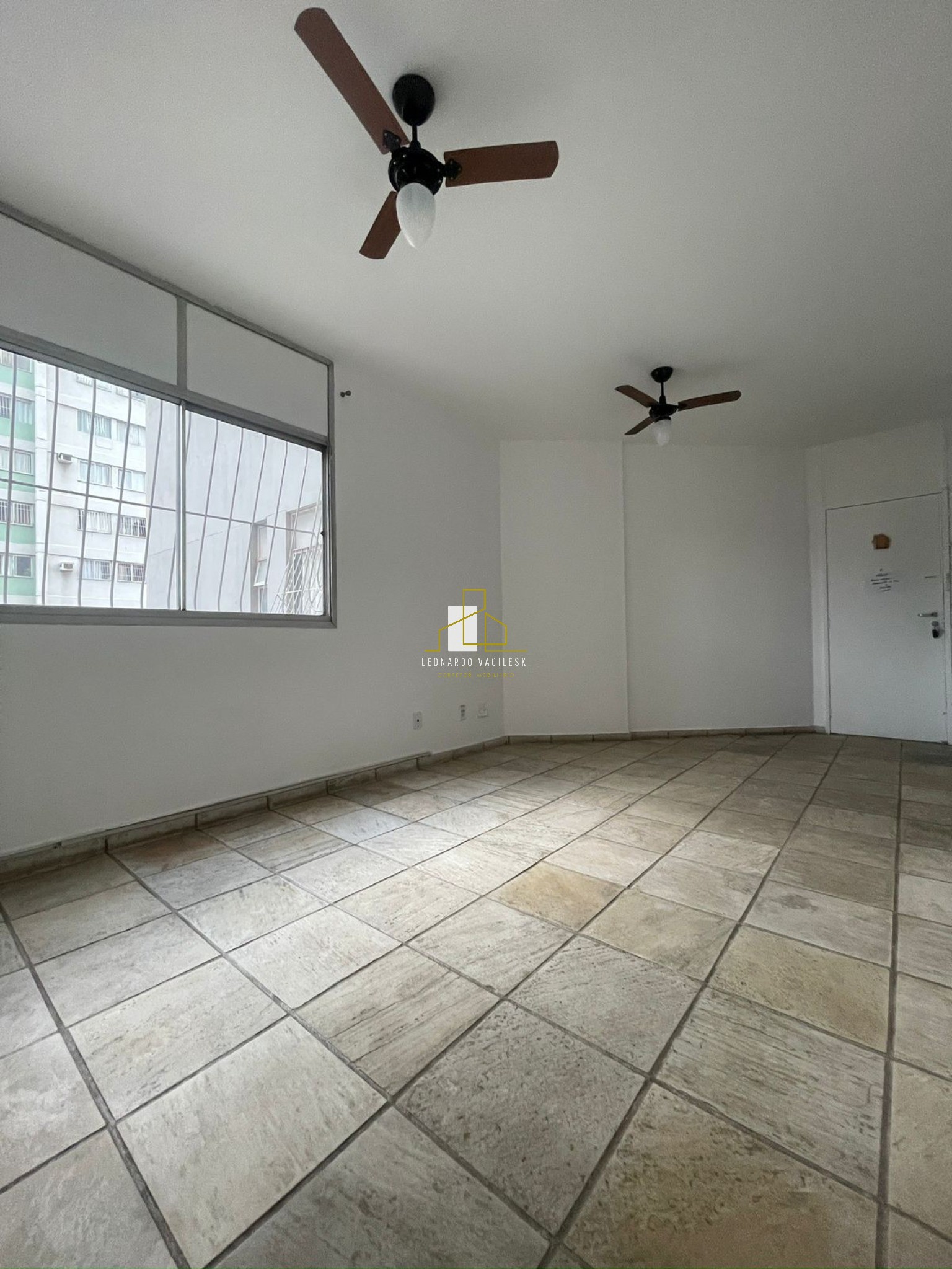 Apartamento à venda com 3 quartos, 70m² - Foto 1