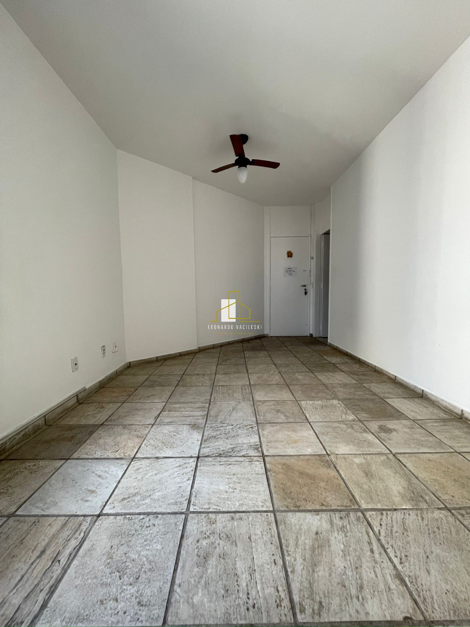 Apartamento à venda com 3 quartos, 70m² - Foto 2