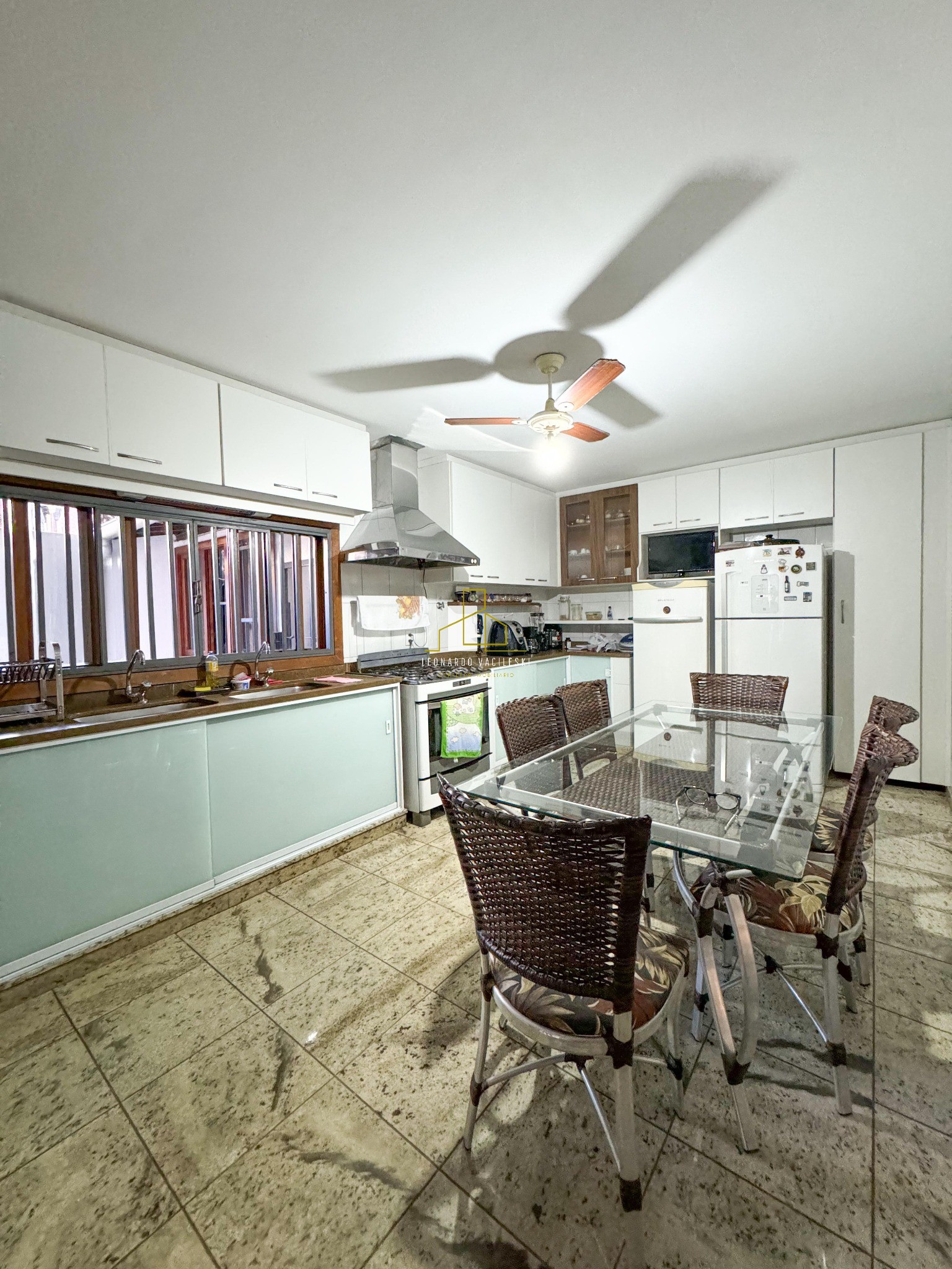 Casa à venda com 4 quartos, 308m² - Foto 11
