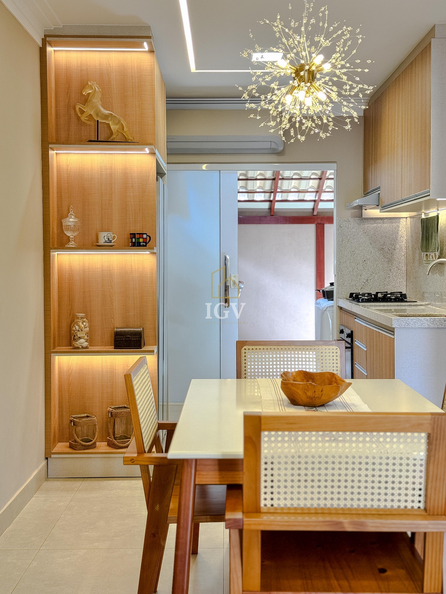 Casa à venda com 2 quartos, 187m² - Foto 1