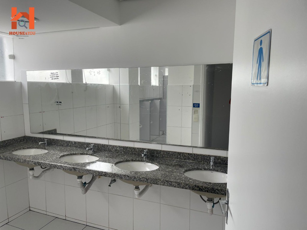 Prédio comercial para locação na saúde