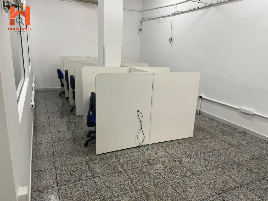 Prédio comercial para locação na saúde