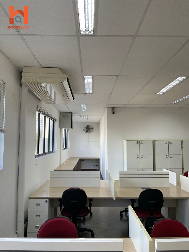 Prédio comercial para locação na saúde