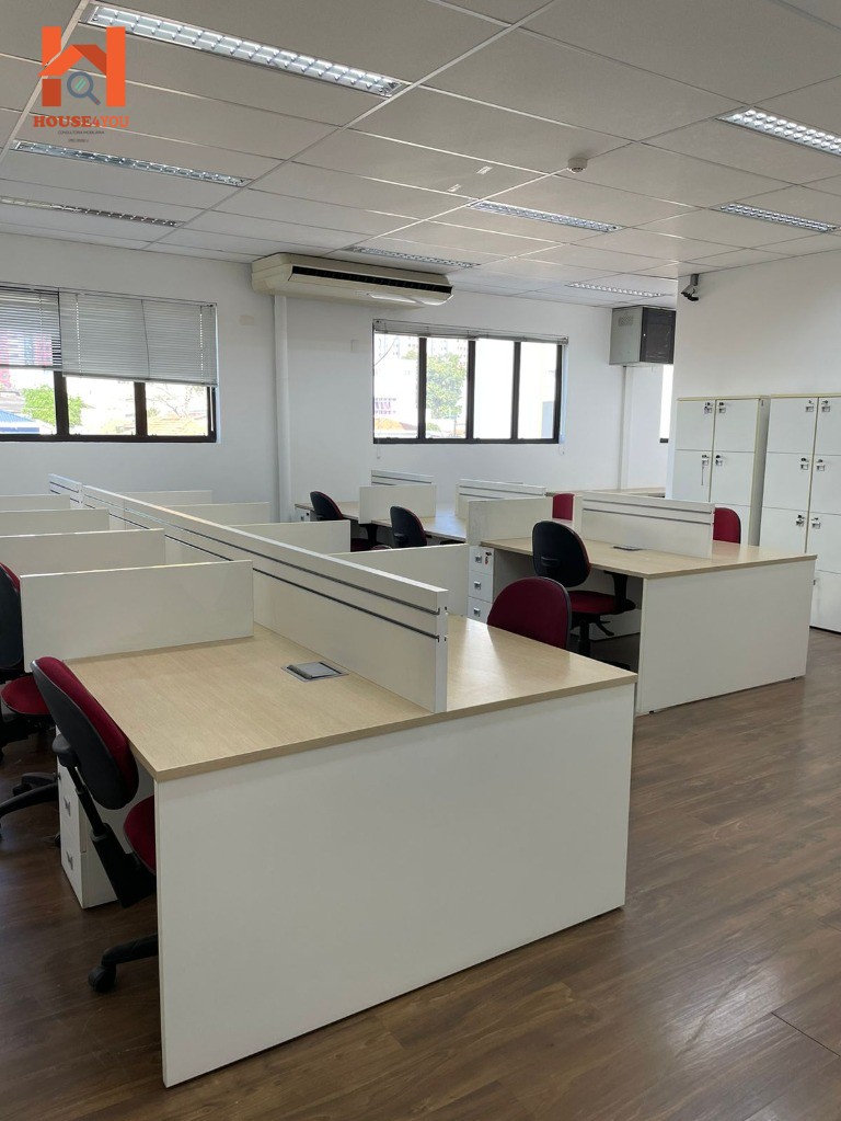 Prédio comercial para locação na saúde