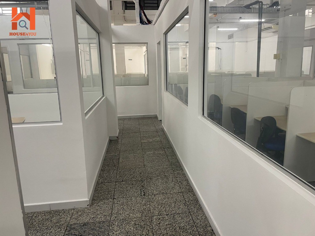 Prédio comercial para locação na saúde