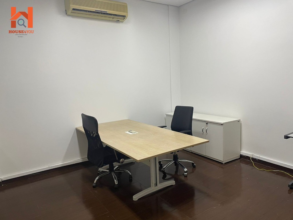 Prédio comercial para locação na saúde