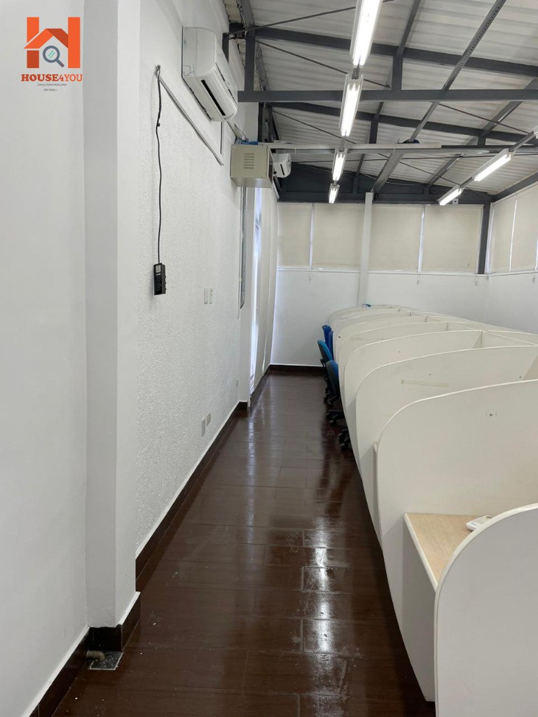 Prédio comercial para locação na saúde