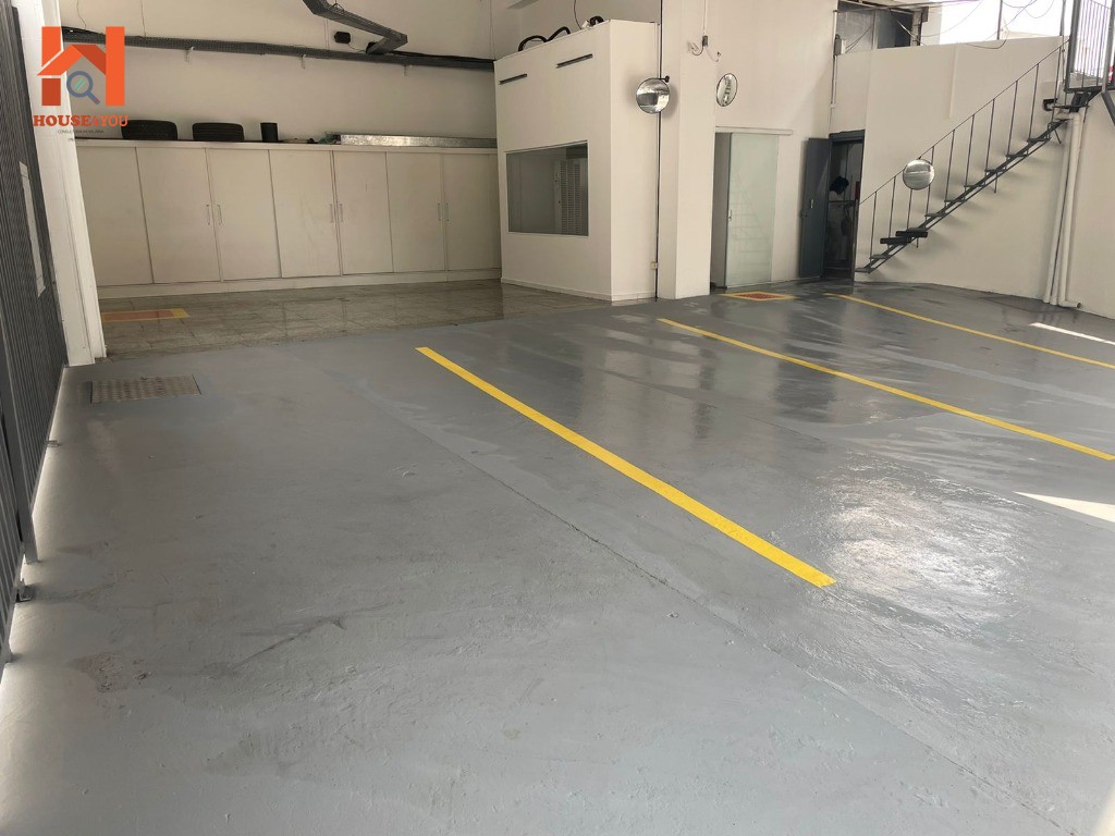 Prédio comercial para locação na saúde