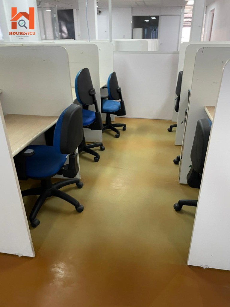Prédio comercial para locação na saúde
