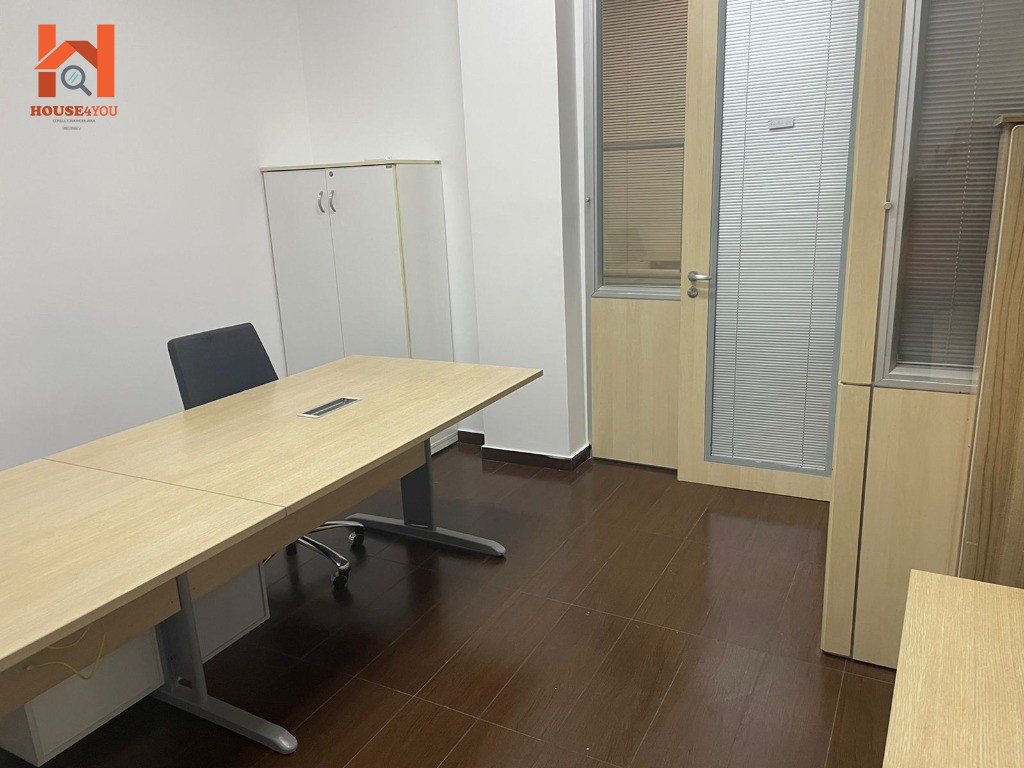 Prédio comercial para locação na saúde